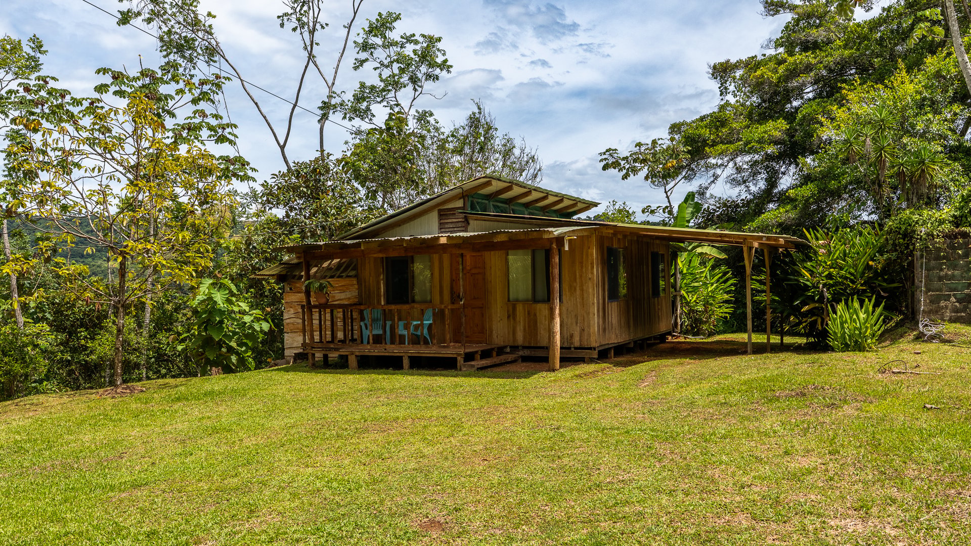 Mountain Home with Guest Cabin & Additional Building Site Near Nauyaca Waterfalls