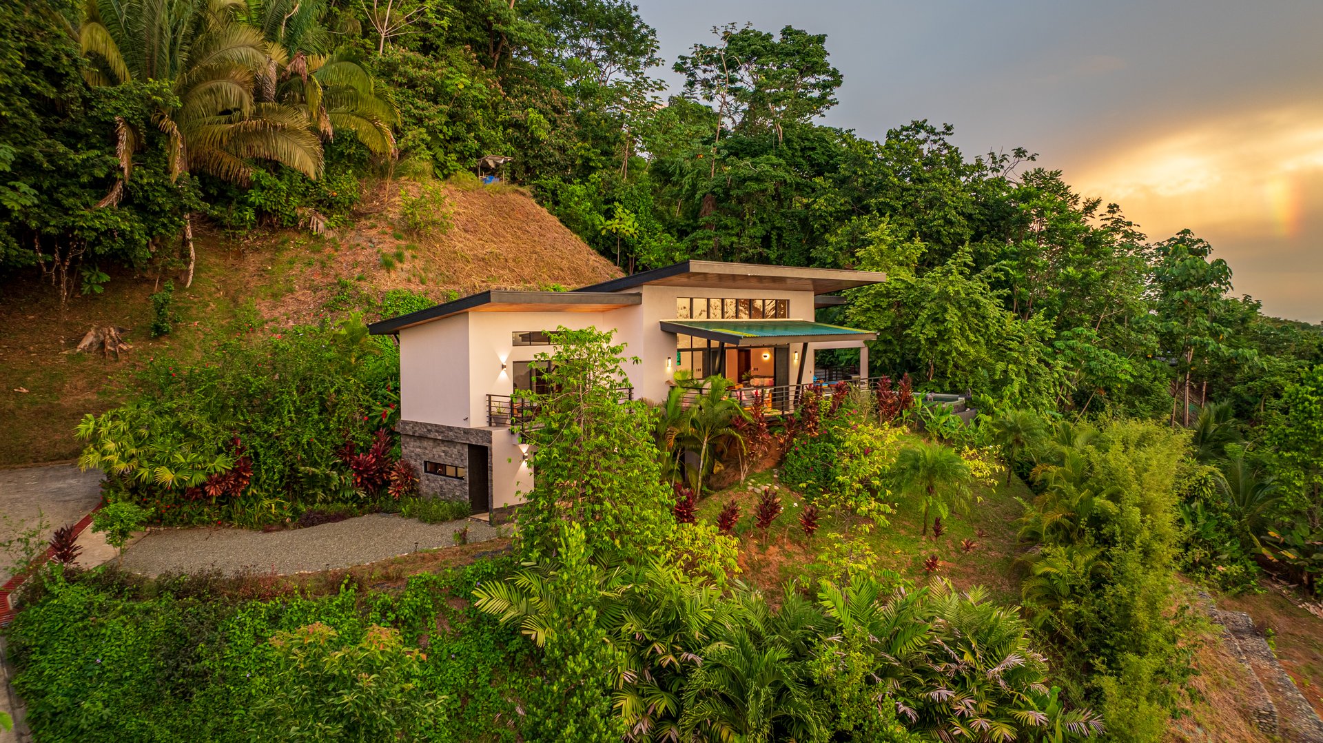Casa Markissa – Luxury Oceanview Villa with Proven Rental Income.