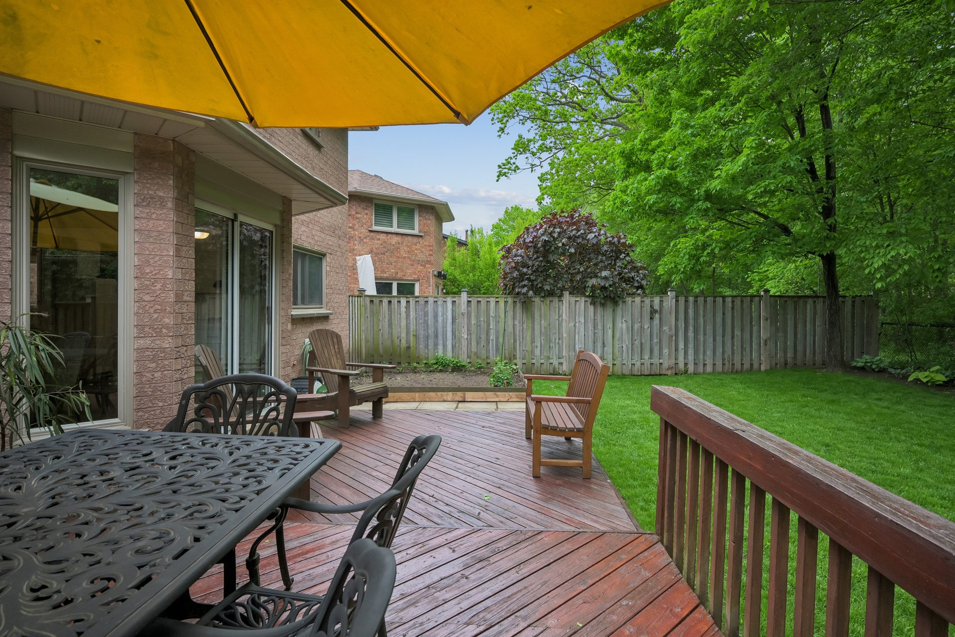Unbeatable location in Glen Abbey!