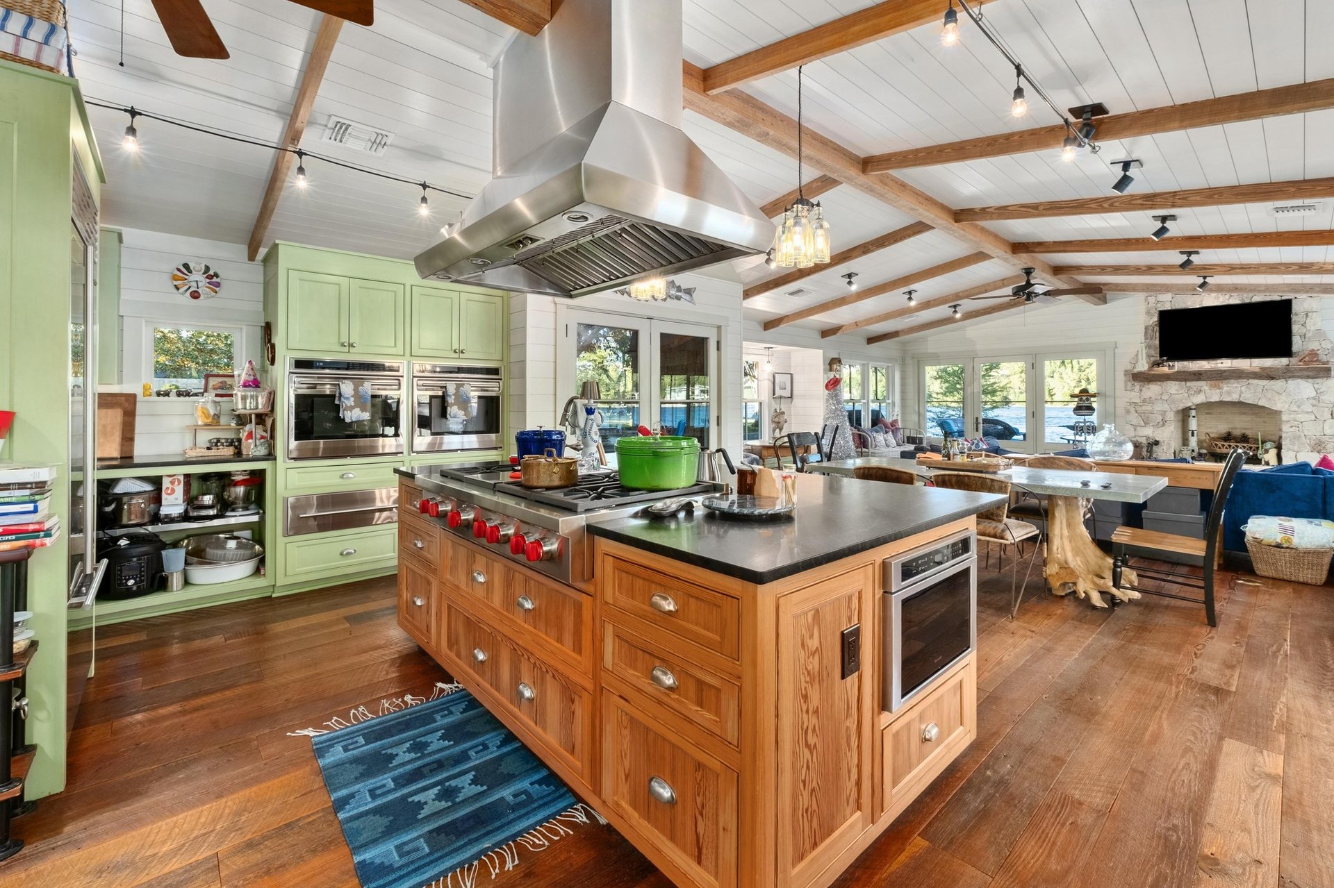 1406 Rockcliff Road