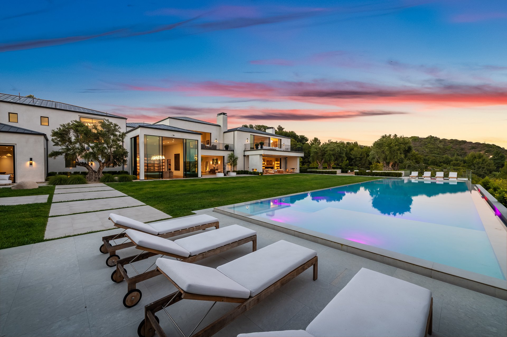 73 Beverly Park Ln