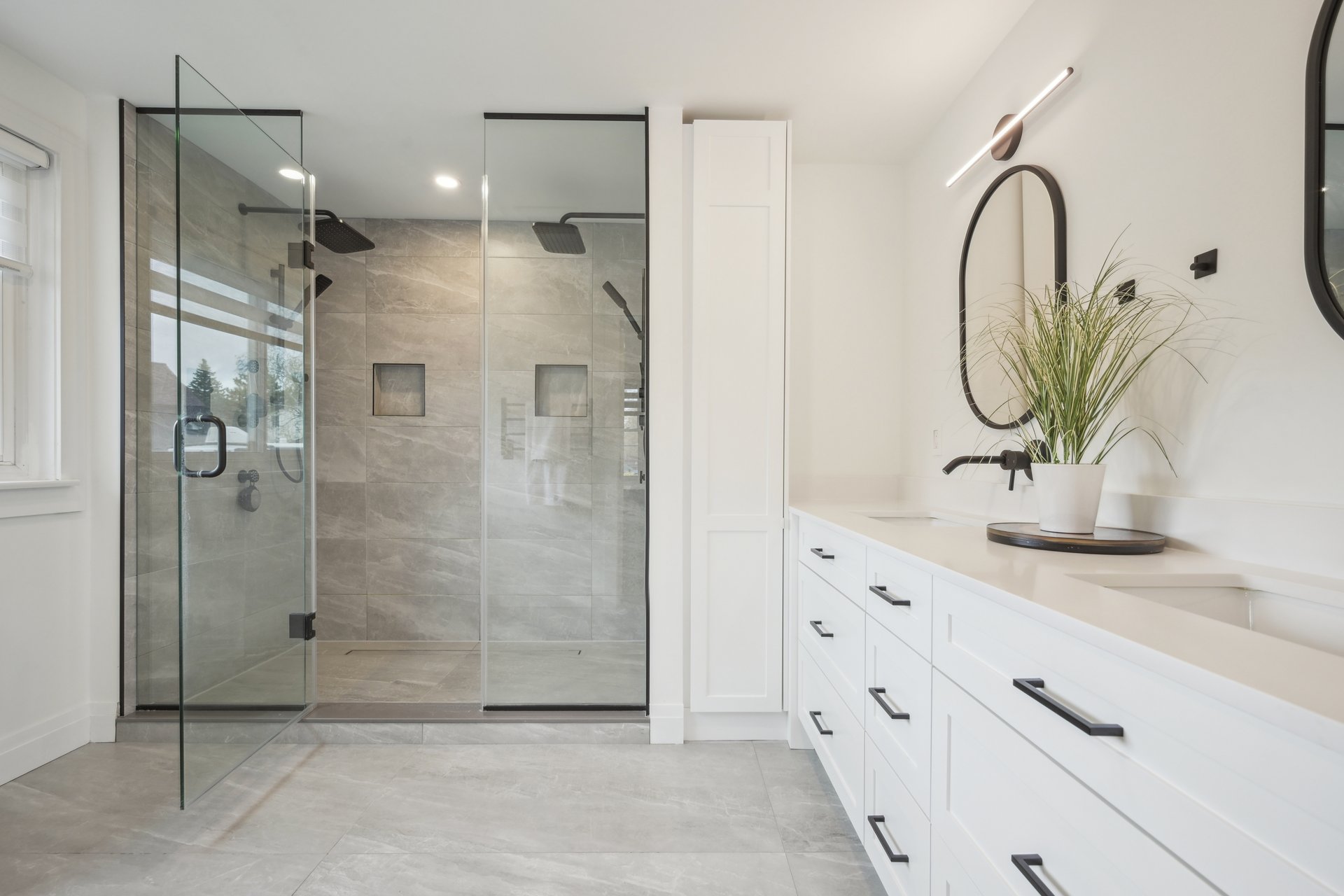 Completely Renovated Sidesplit on an Exclusive Cul-De Sac