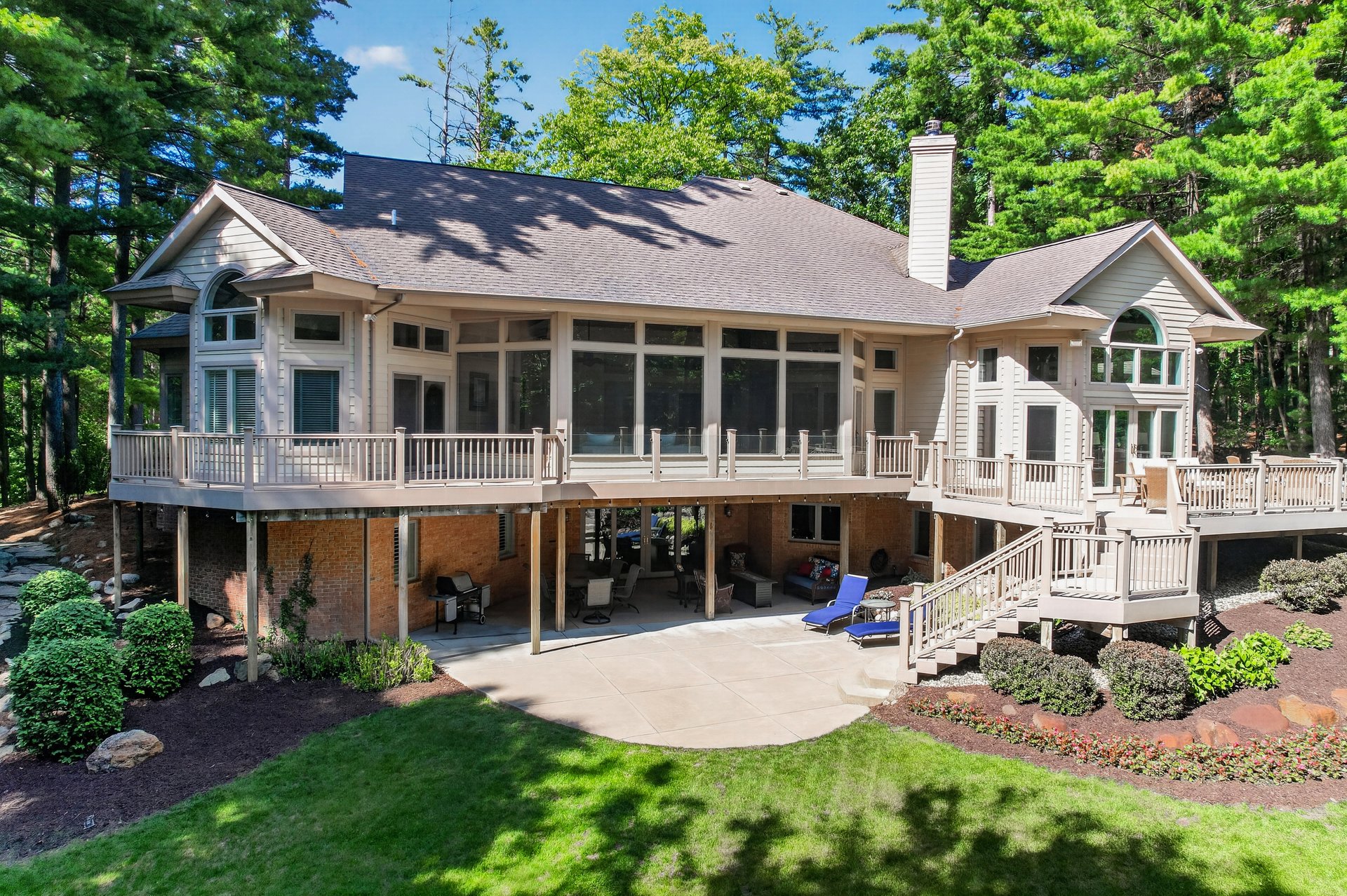 12172 Woodline