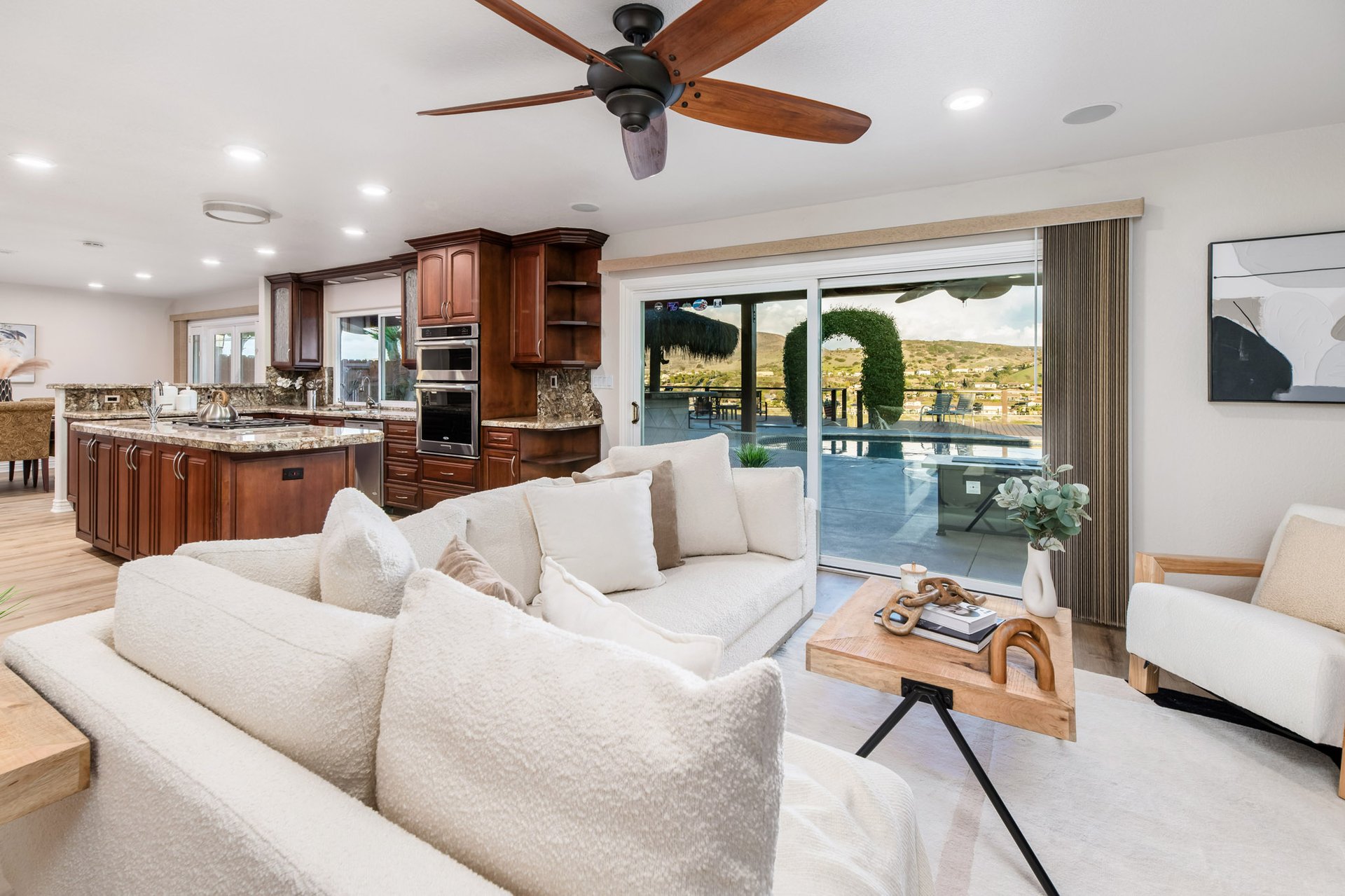 3805 Country Trail