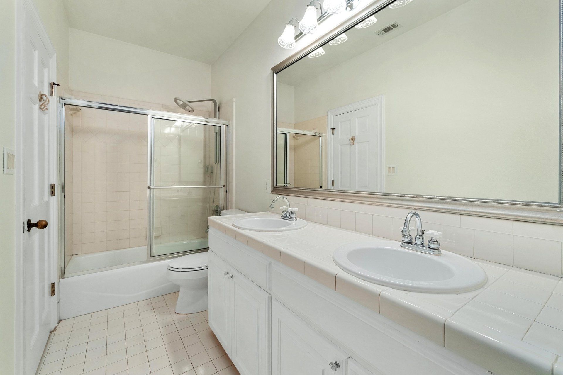 2900 Meandering River Court