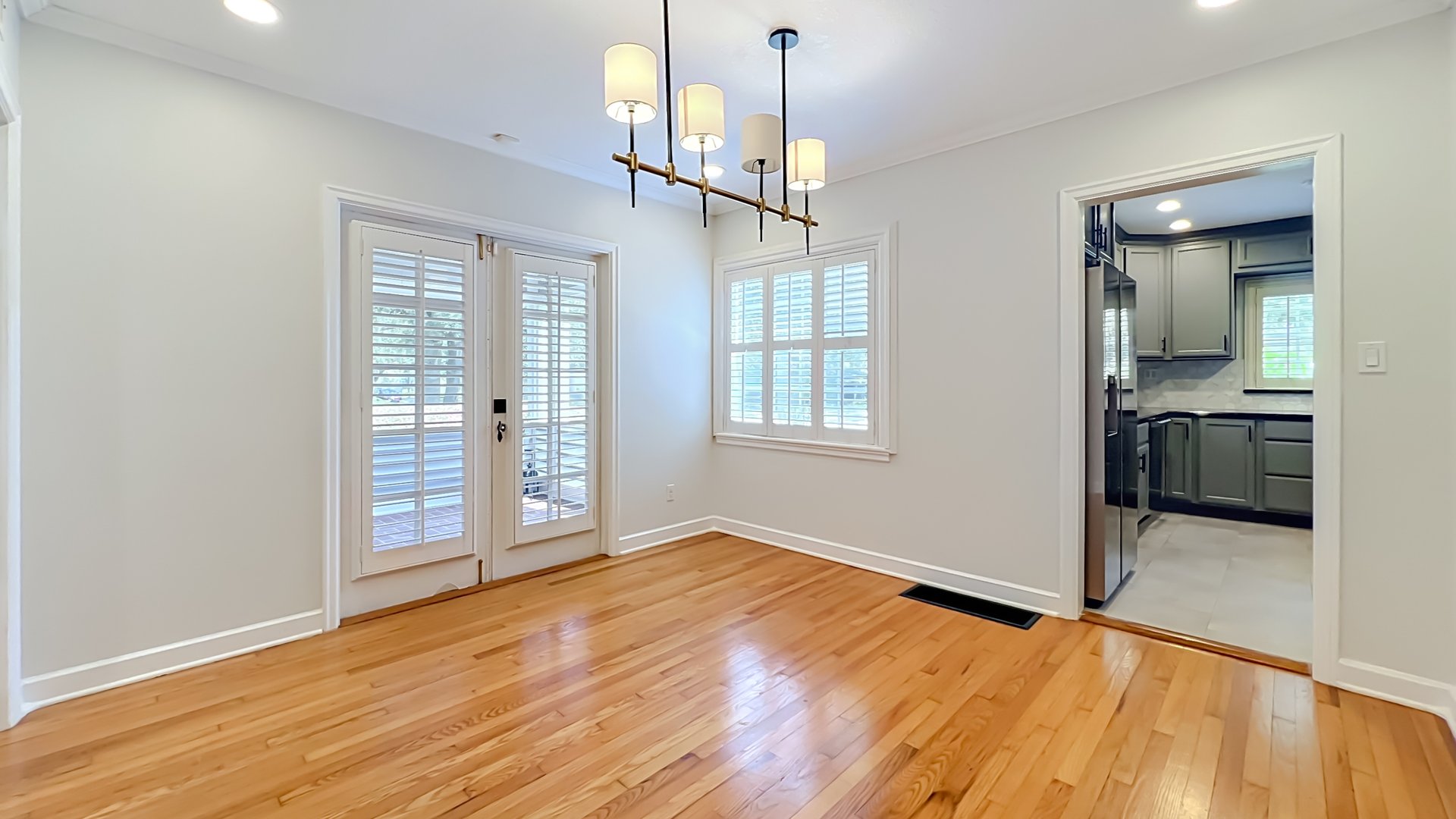 Three-Bedroom Two-Bathroom Bungalow in Orlando's Beverly Shores