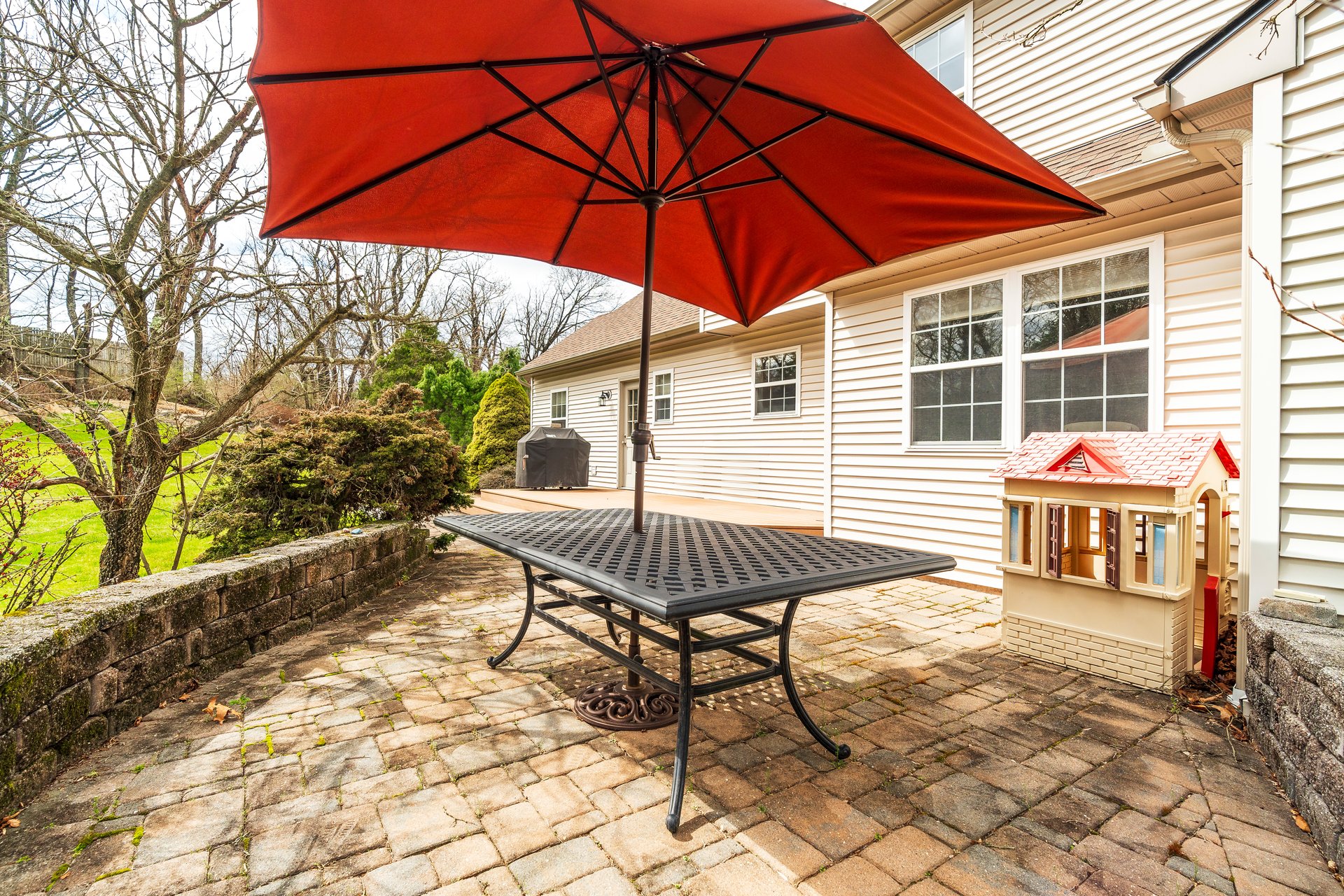 7055 Maple Court