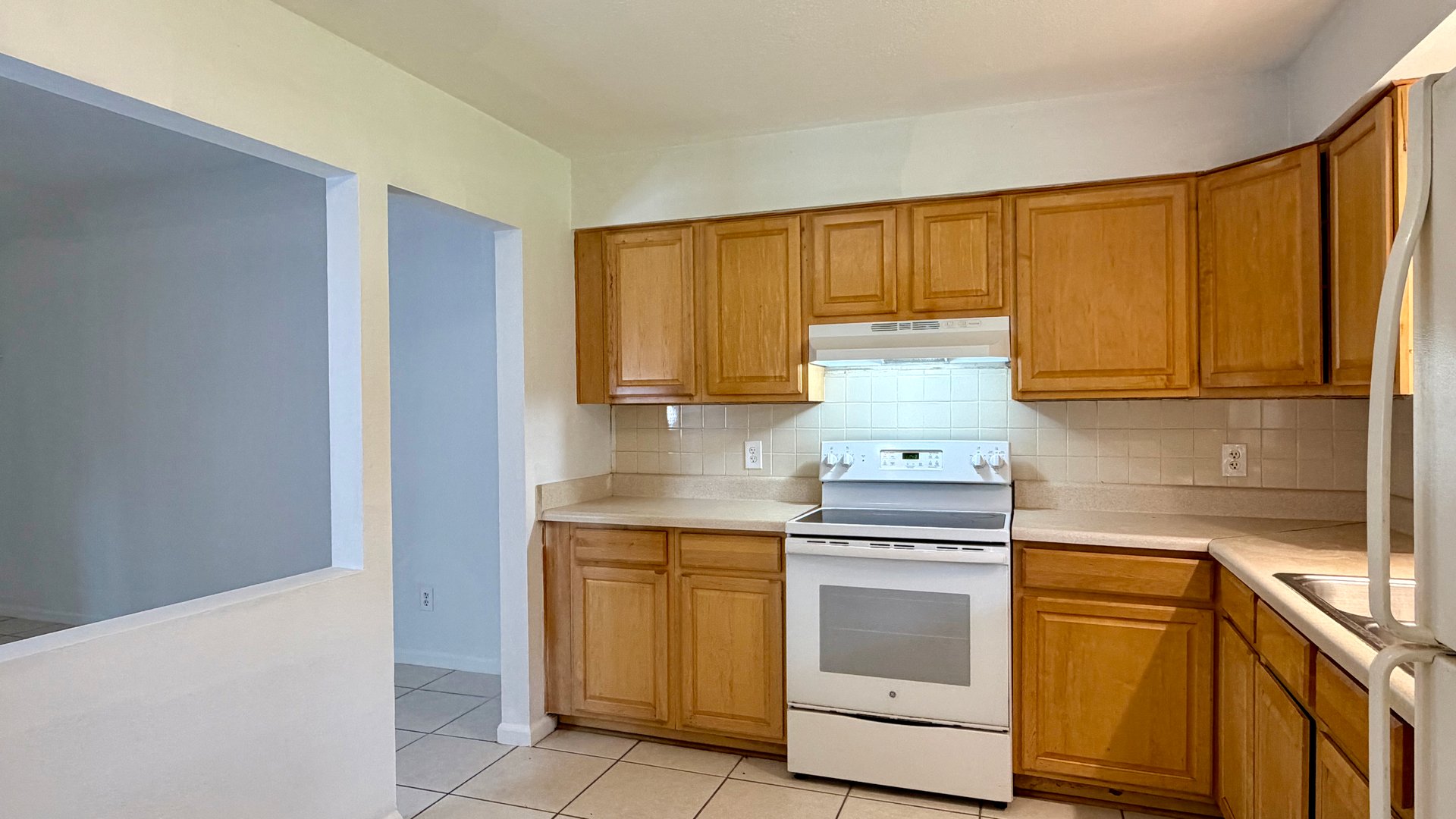 Casselberry Two-Bedroom Unit in Half-Duplex with Private Yard