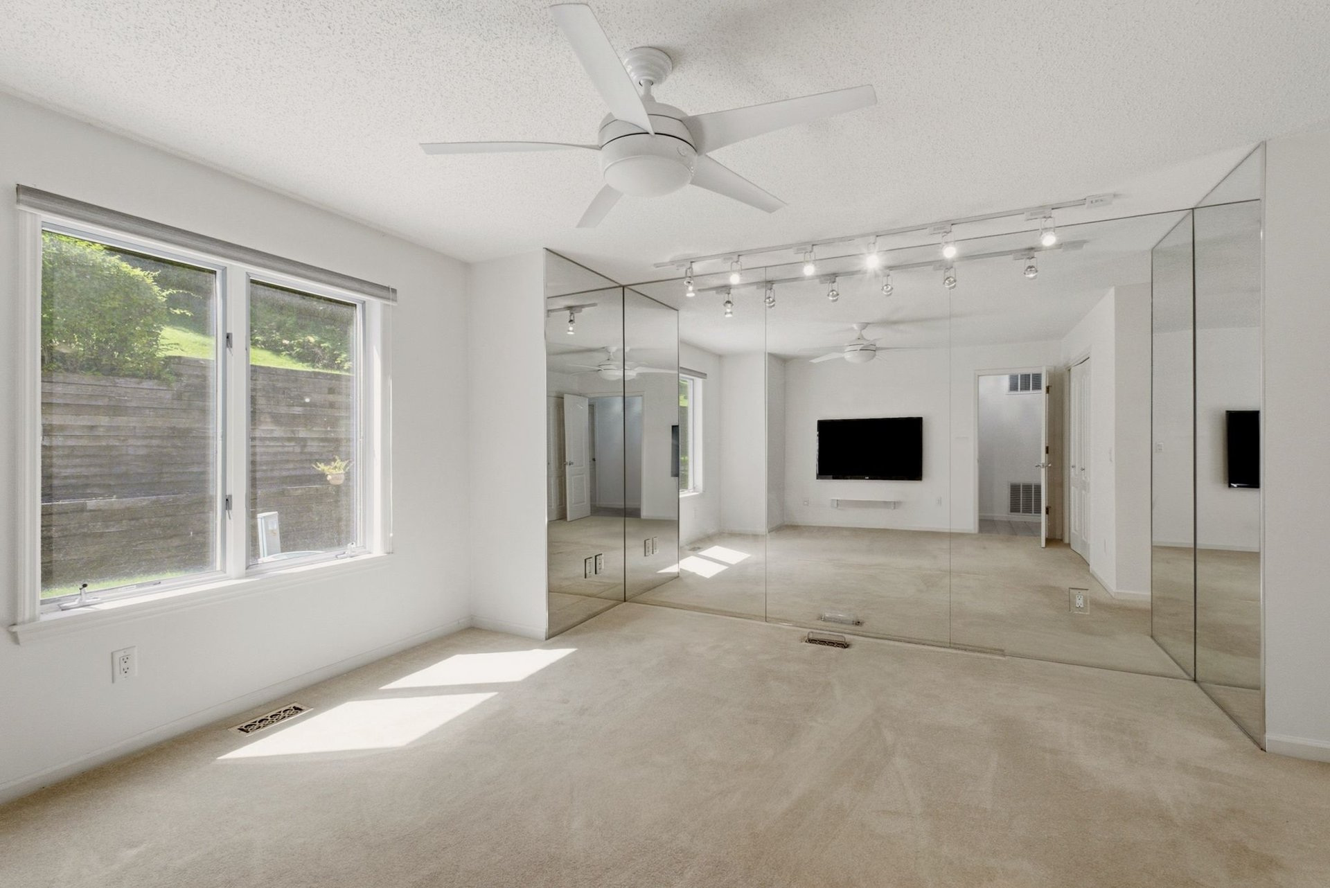 44 Riverview Condo