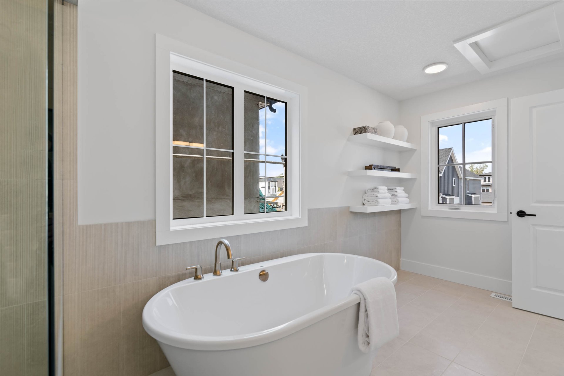 227 Calais Drive SW