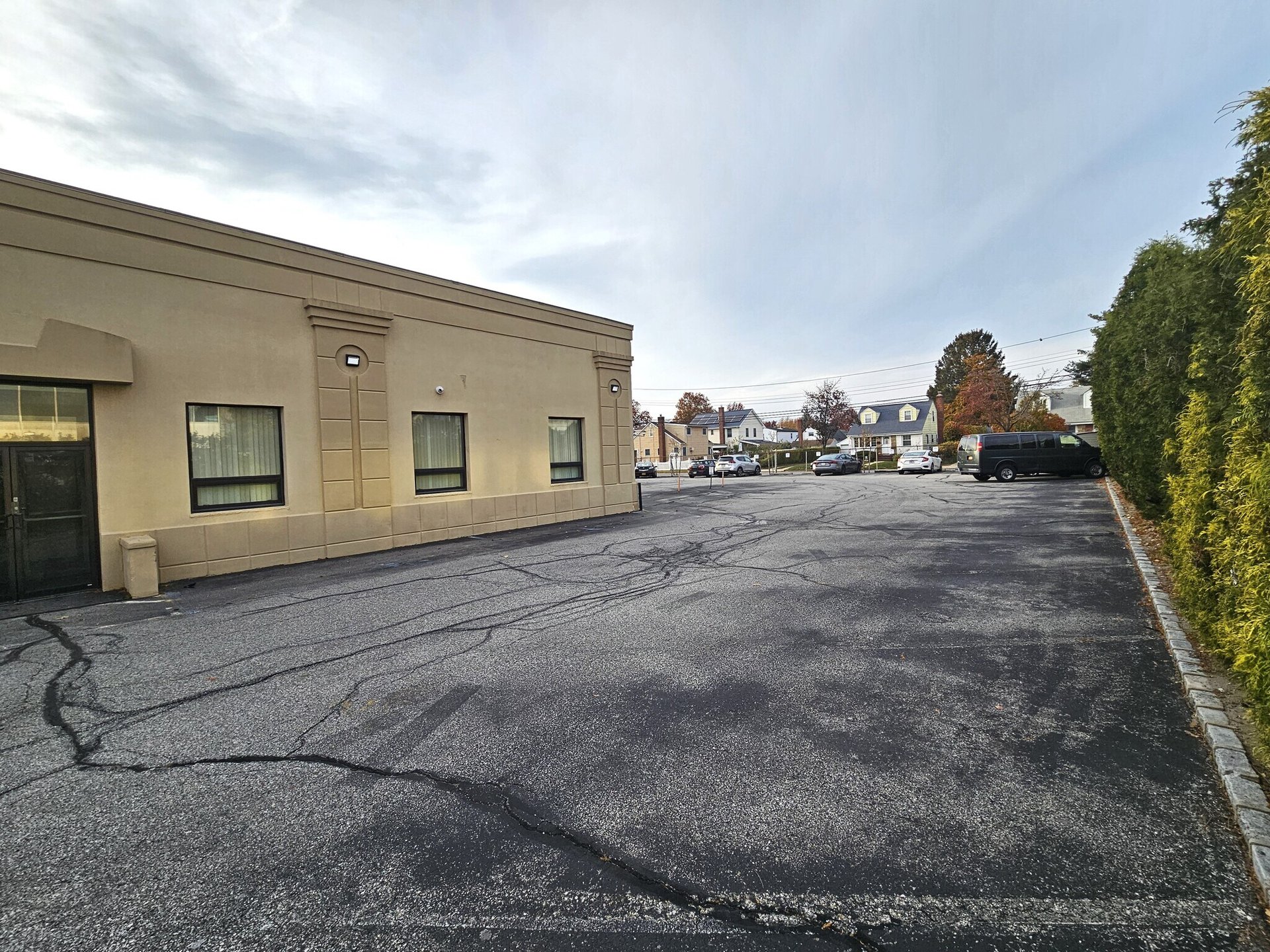 166 E Jericho Tpke