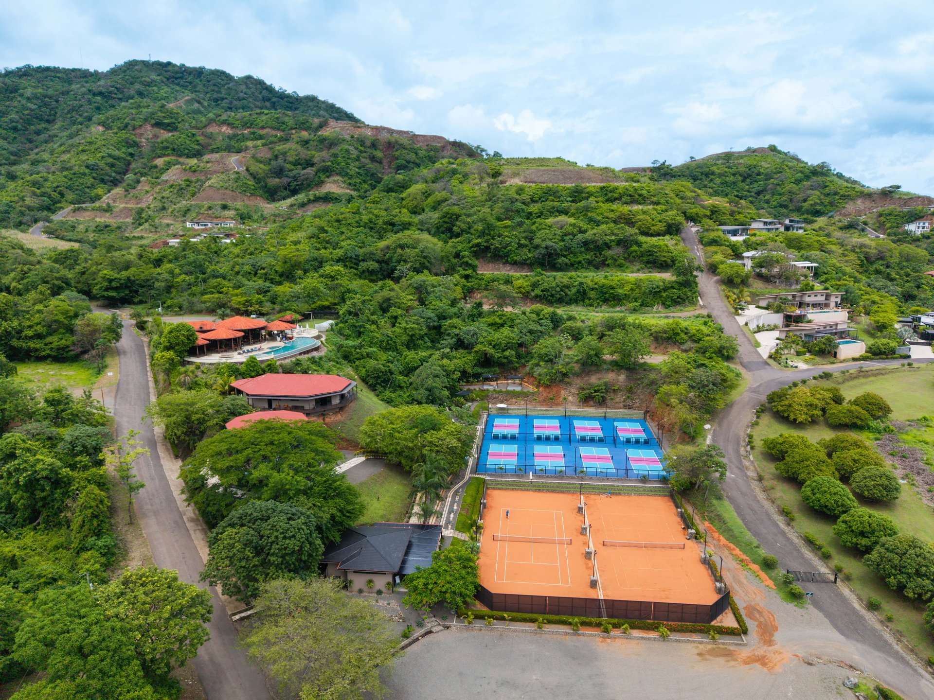 Casa Pickle on the Hill | Spacious Private Estate with Pickleball Court, Mature Gardens & Independent Guest Apartment