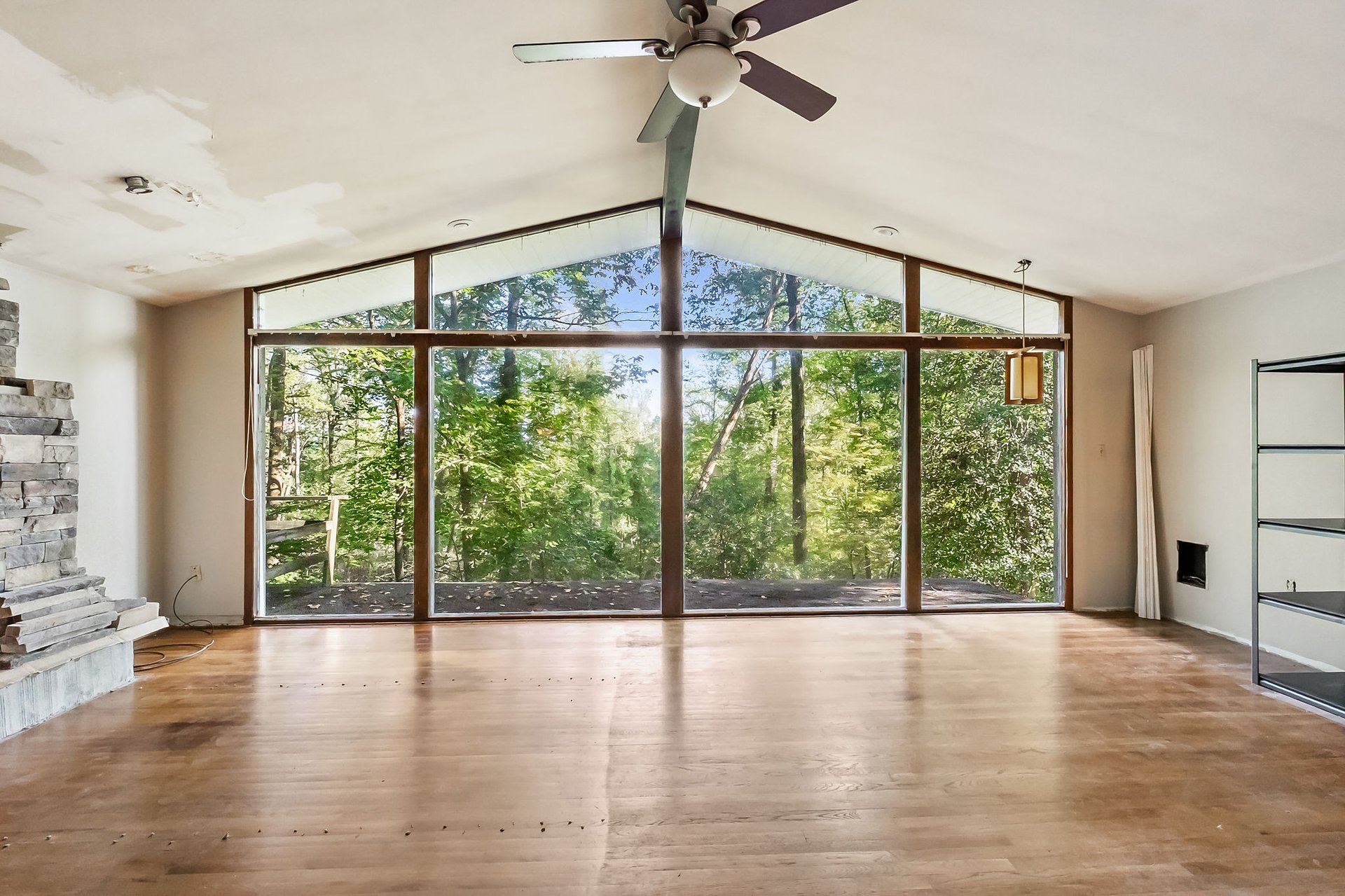 3237 Oakhurst Drive