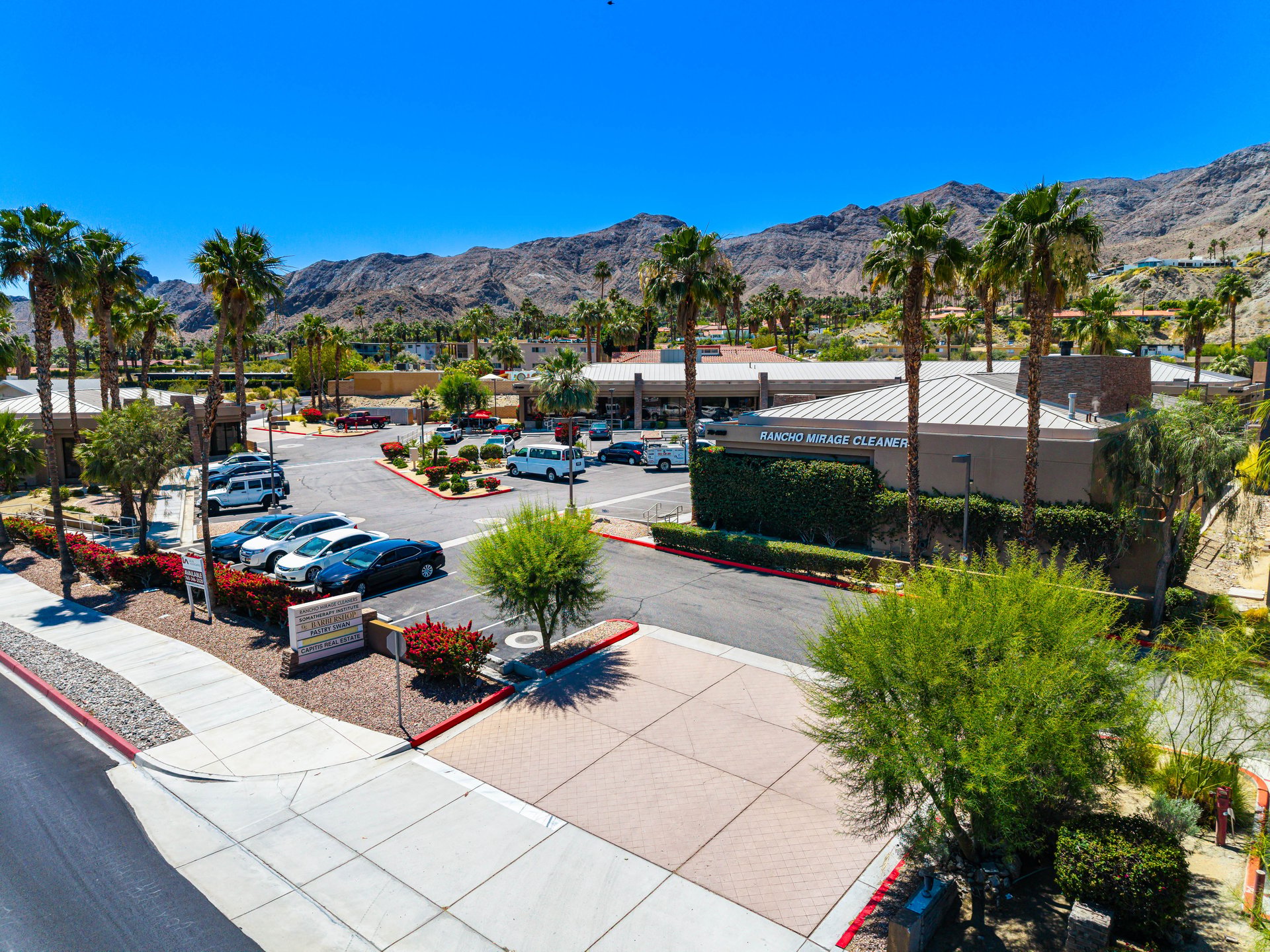Desert Square - Suite D