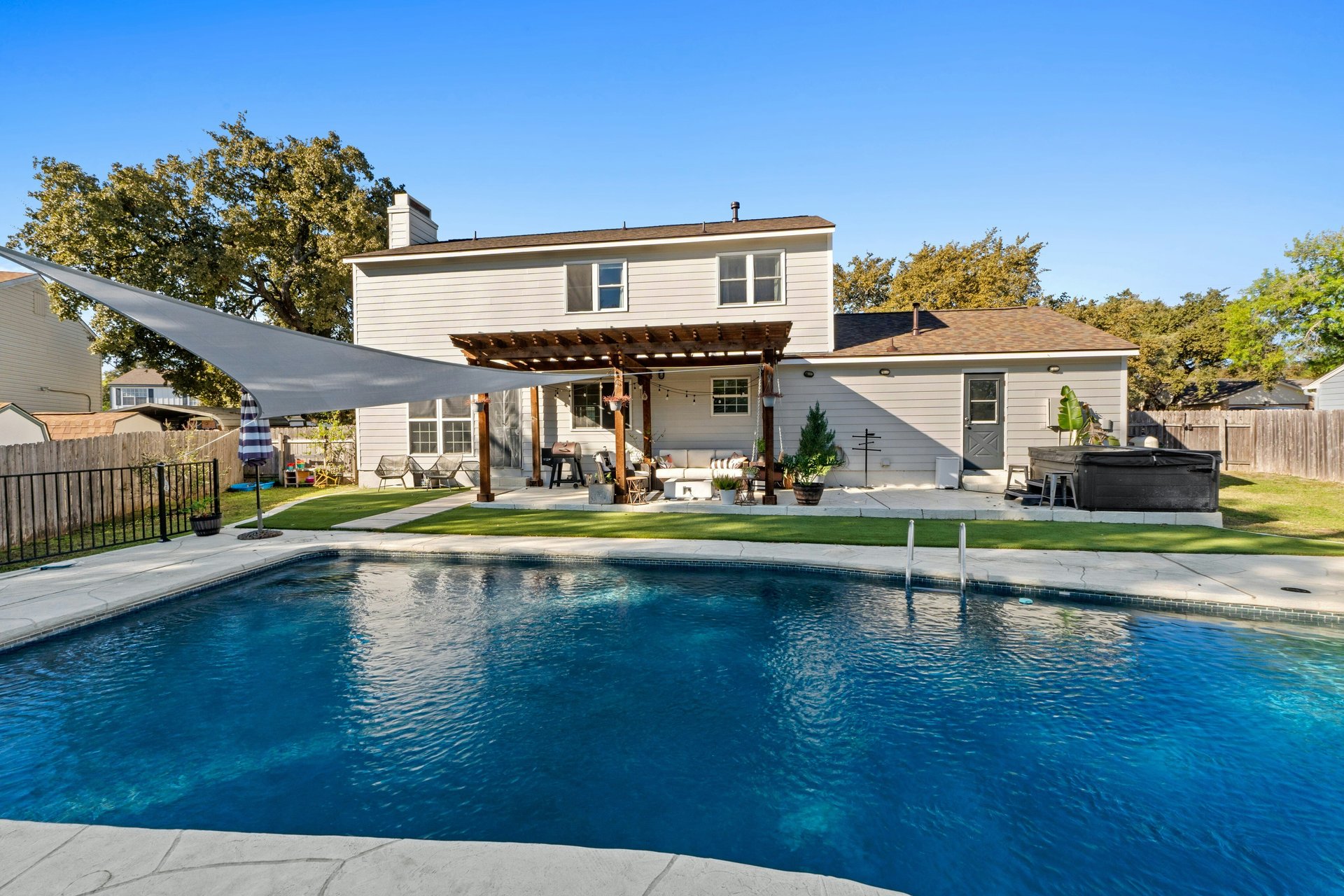 Enchanting Gracywoods Retreat with Pool, Multiple Living Spaces, and Near Domain & Q2 Stadium!
