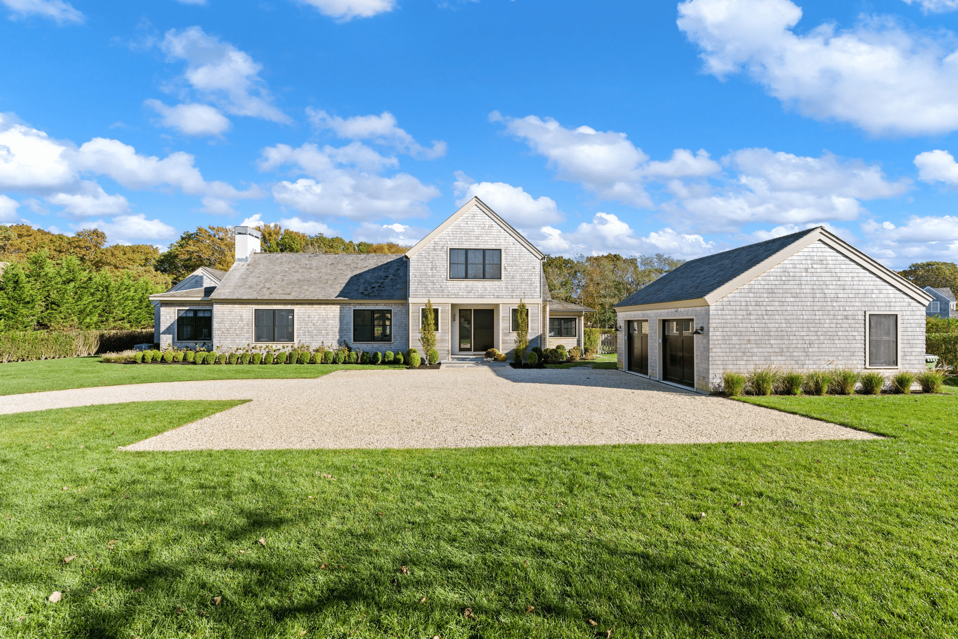 472 Edge of Woods Rd