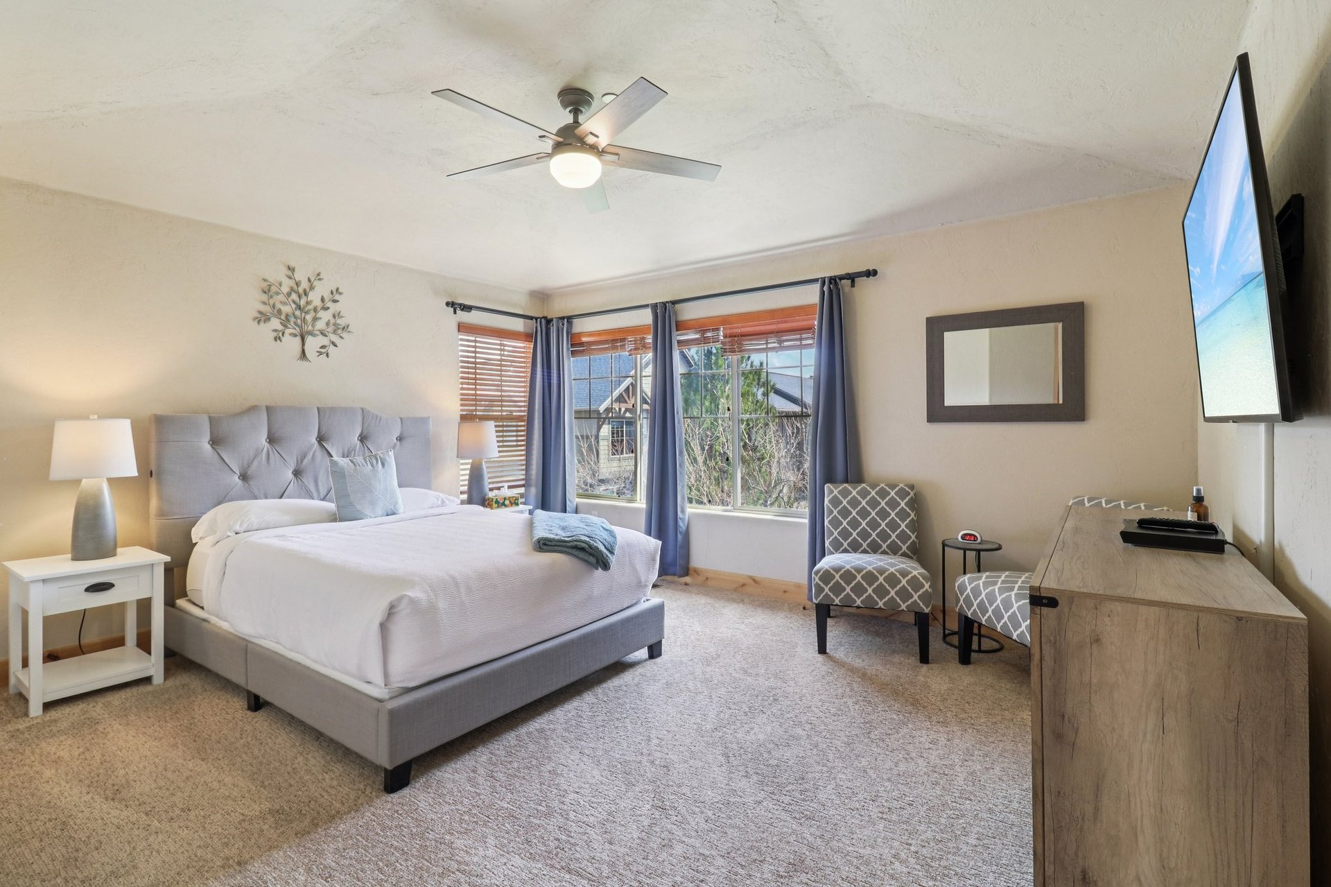6010 N Fox Pointe