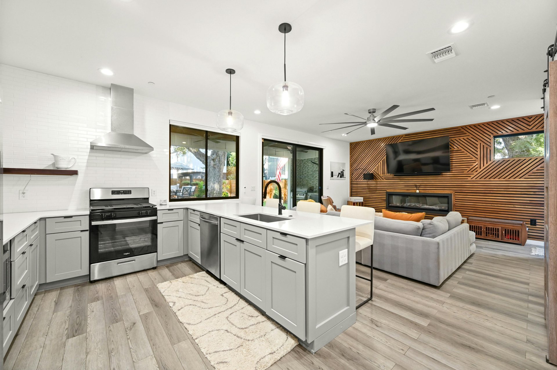 3411 Neal st #2
