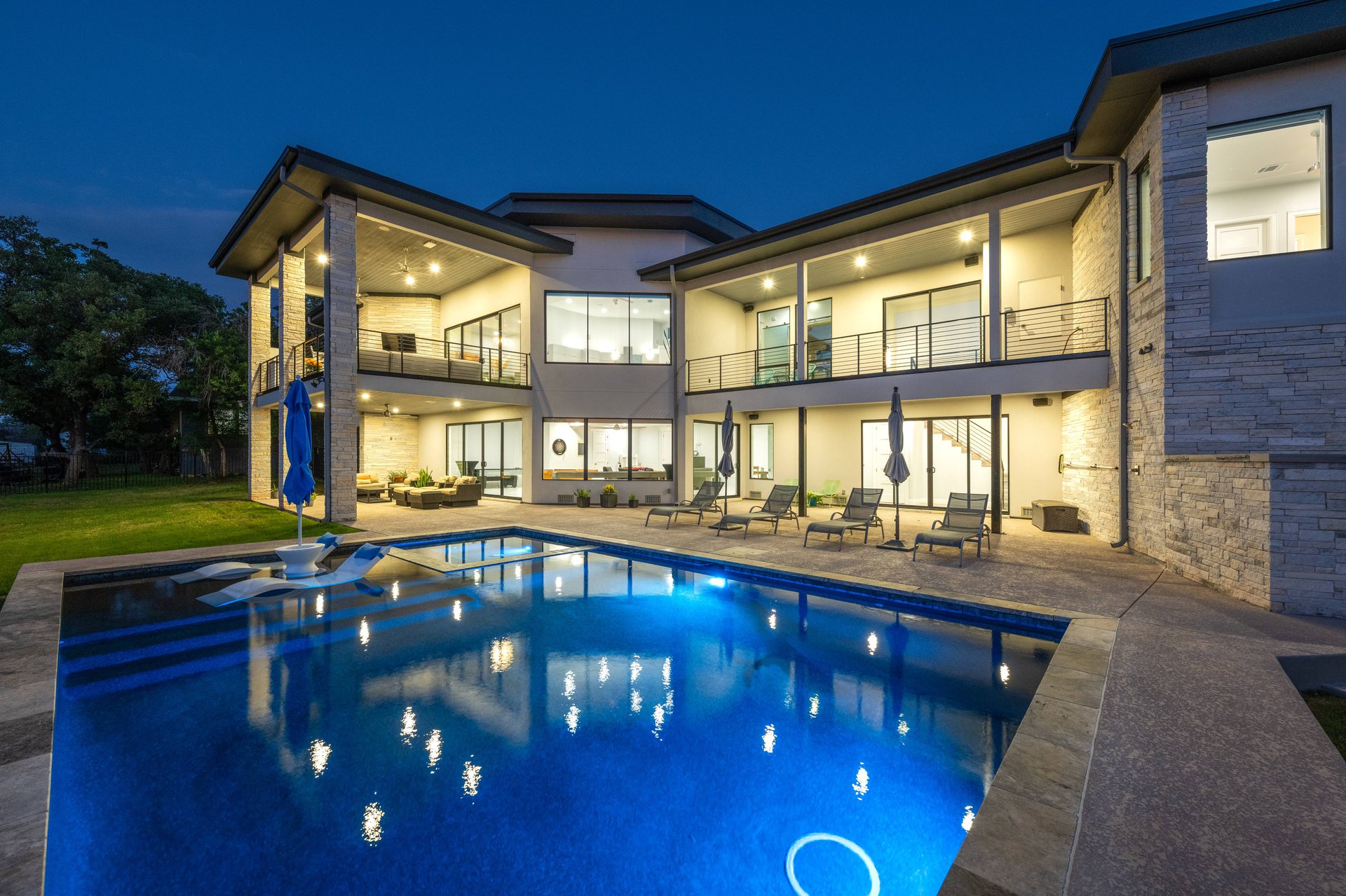 2912 Patriot Drive & 3002 Point Cove