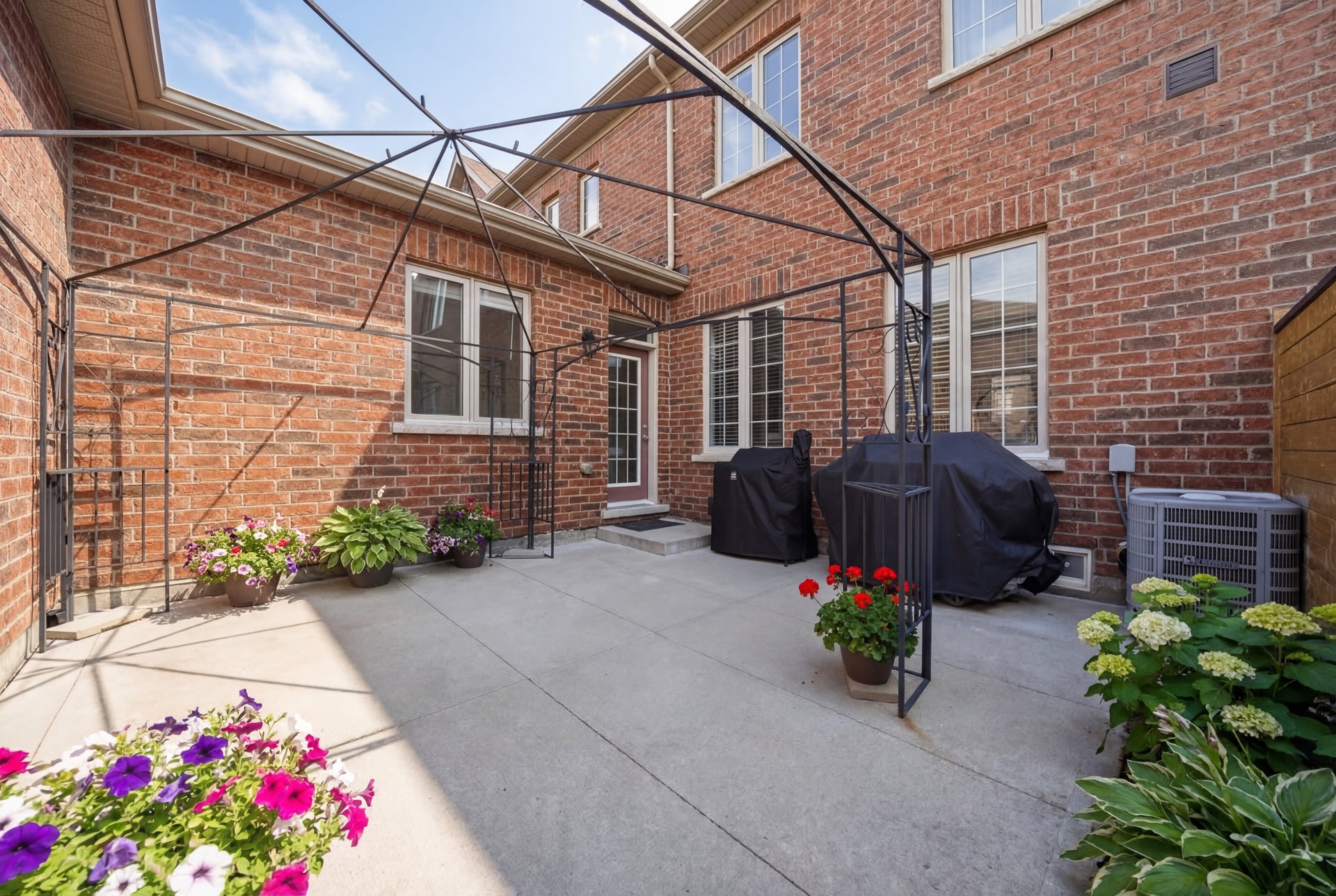 FREEHOLD TOWNHOME