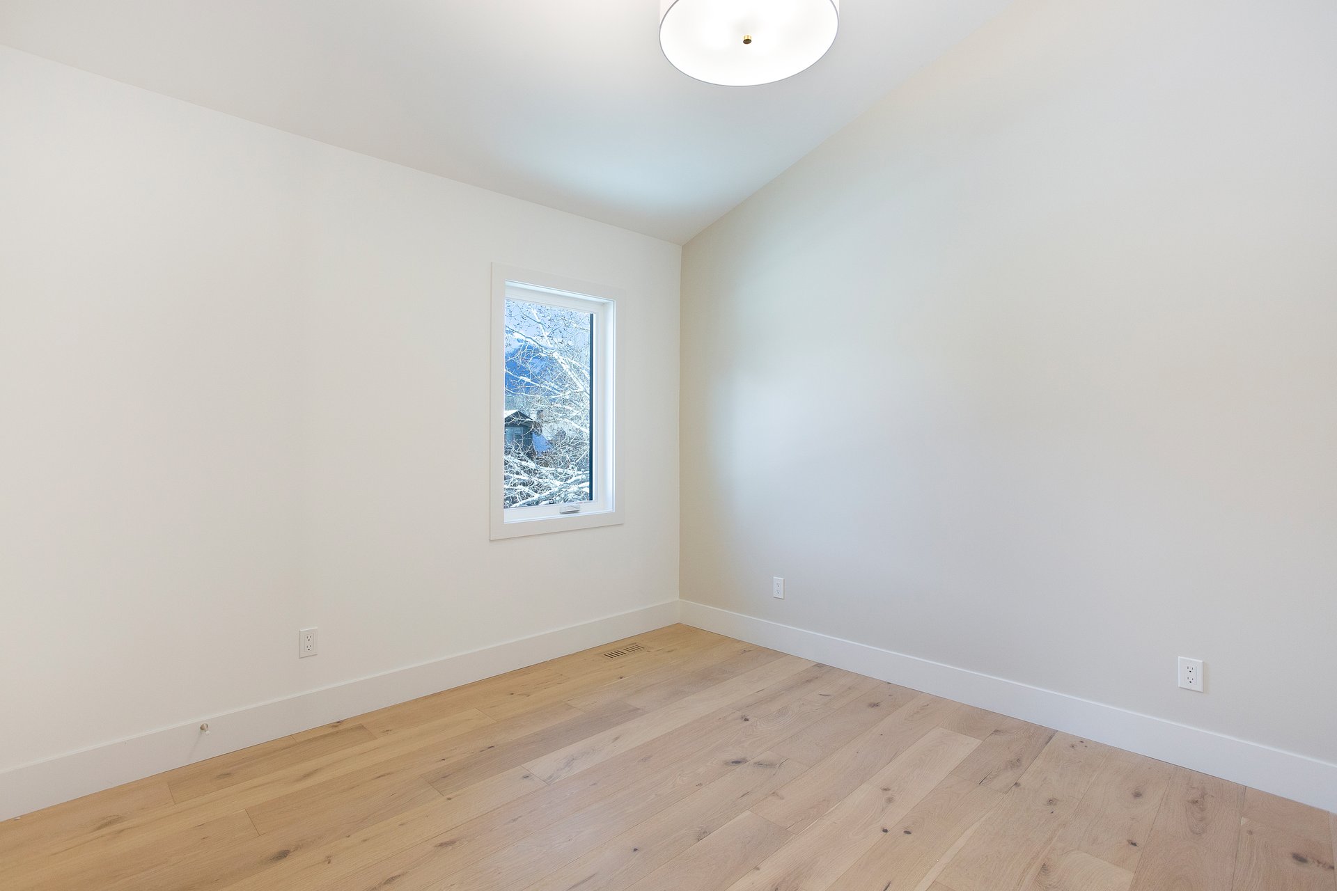 2(SE) - 617 4th Street