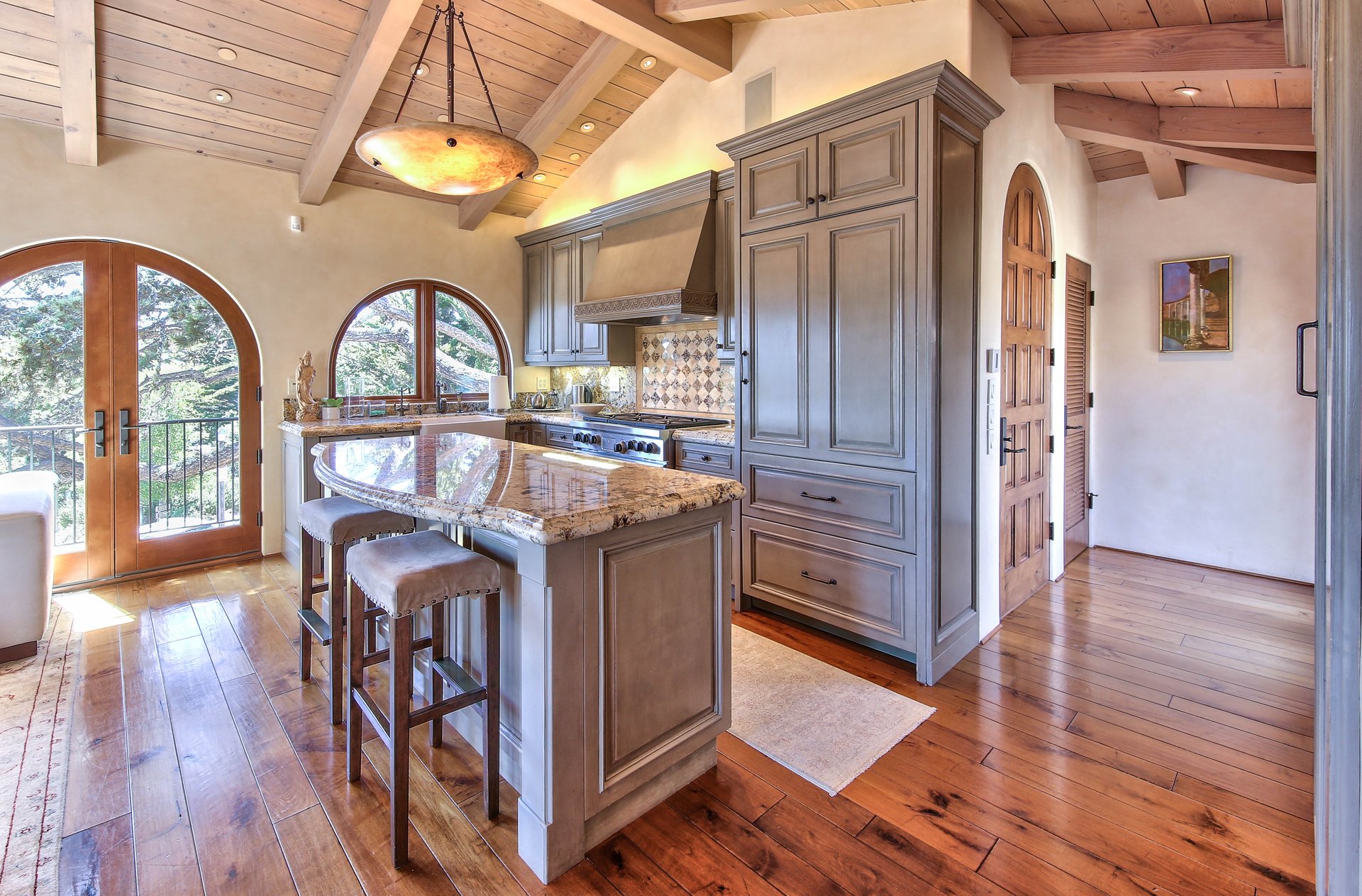 Carmel Penthouse - Luxury Rental