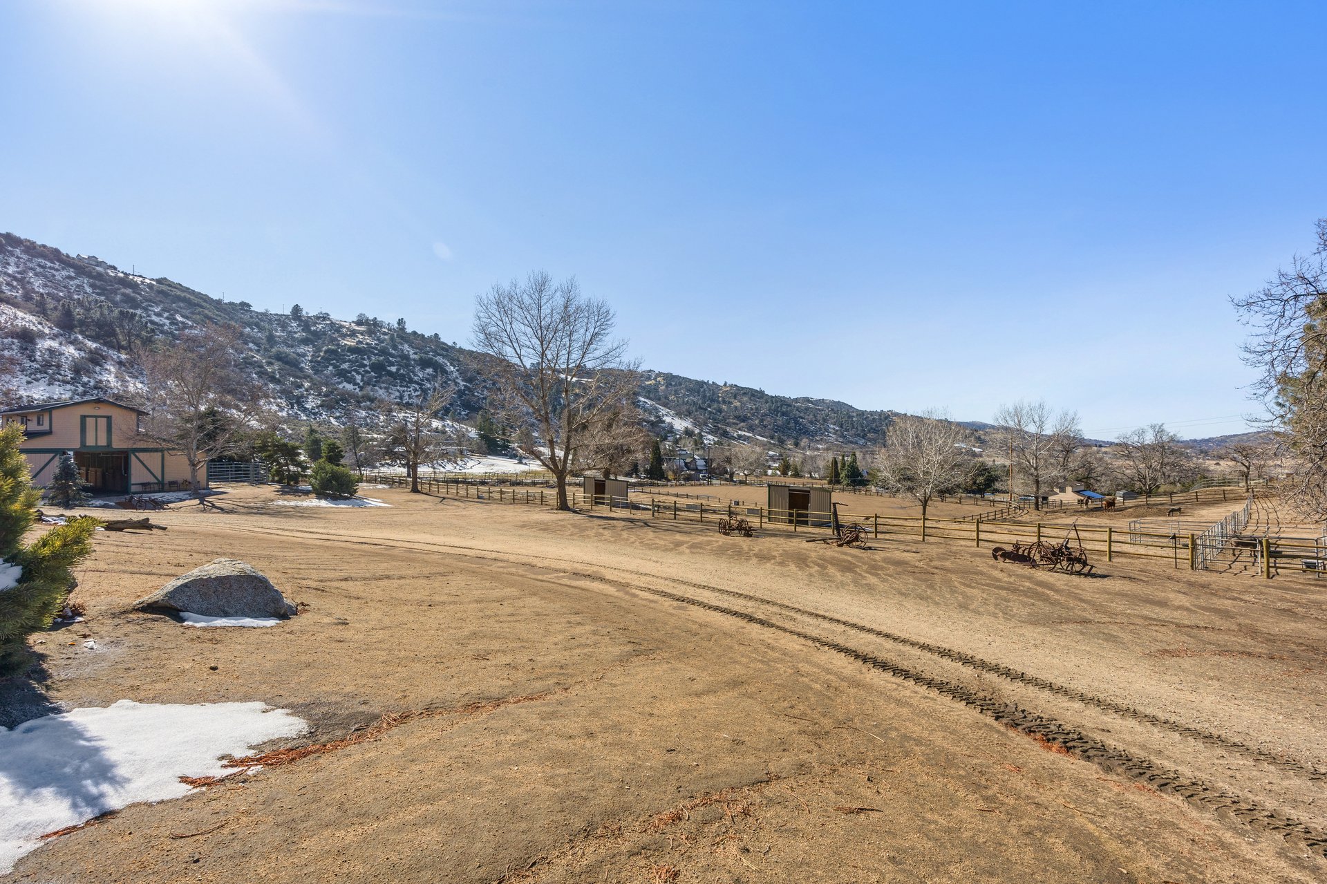 Equestrian Estate in Bear Valley Springs: 25820 Skyline Drive