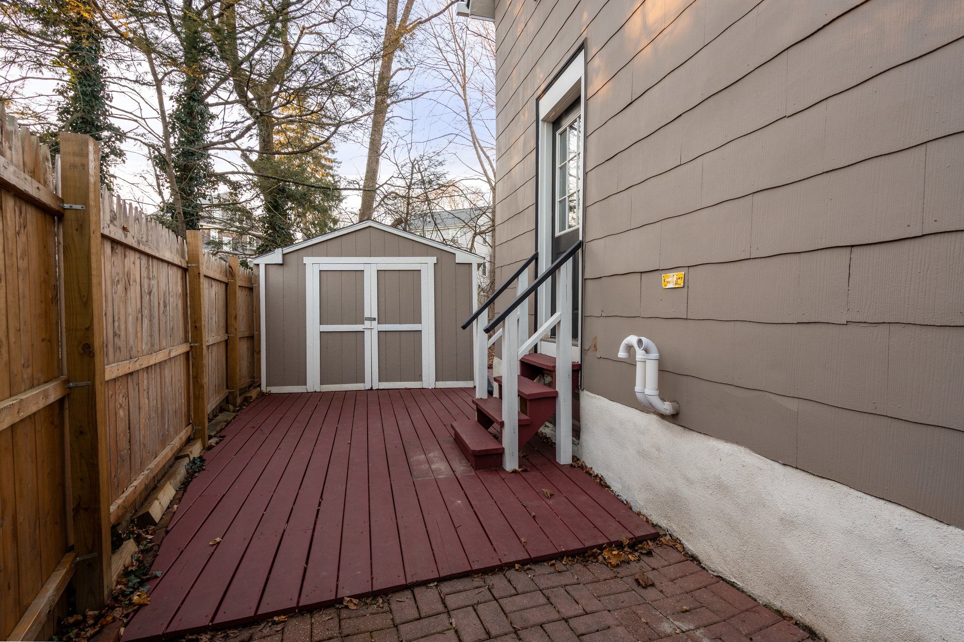 21A School St