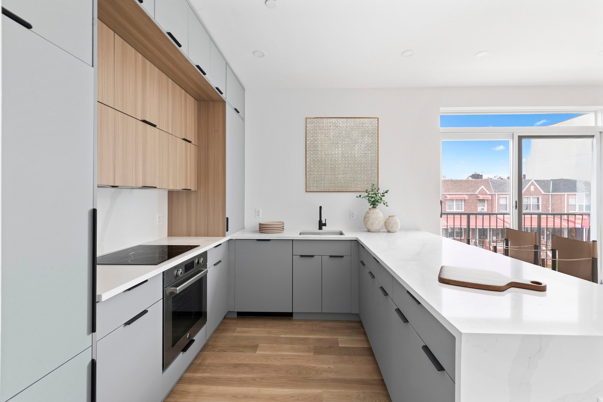 831 Knickerbocker