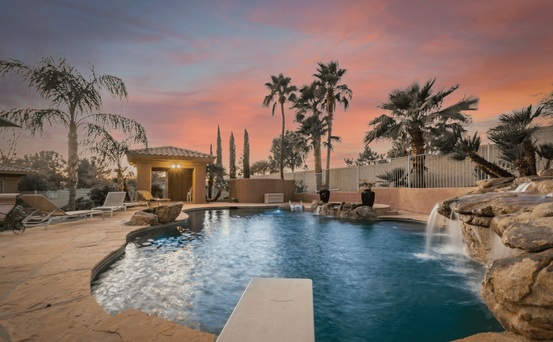 23 E Oakwood Hills Drive - "Builder's Home"