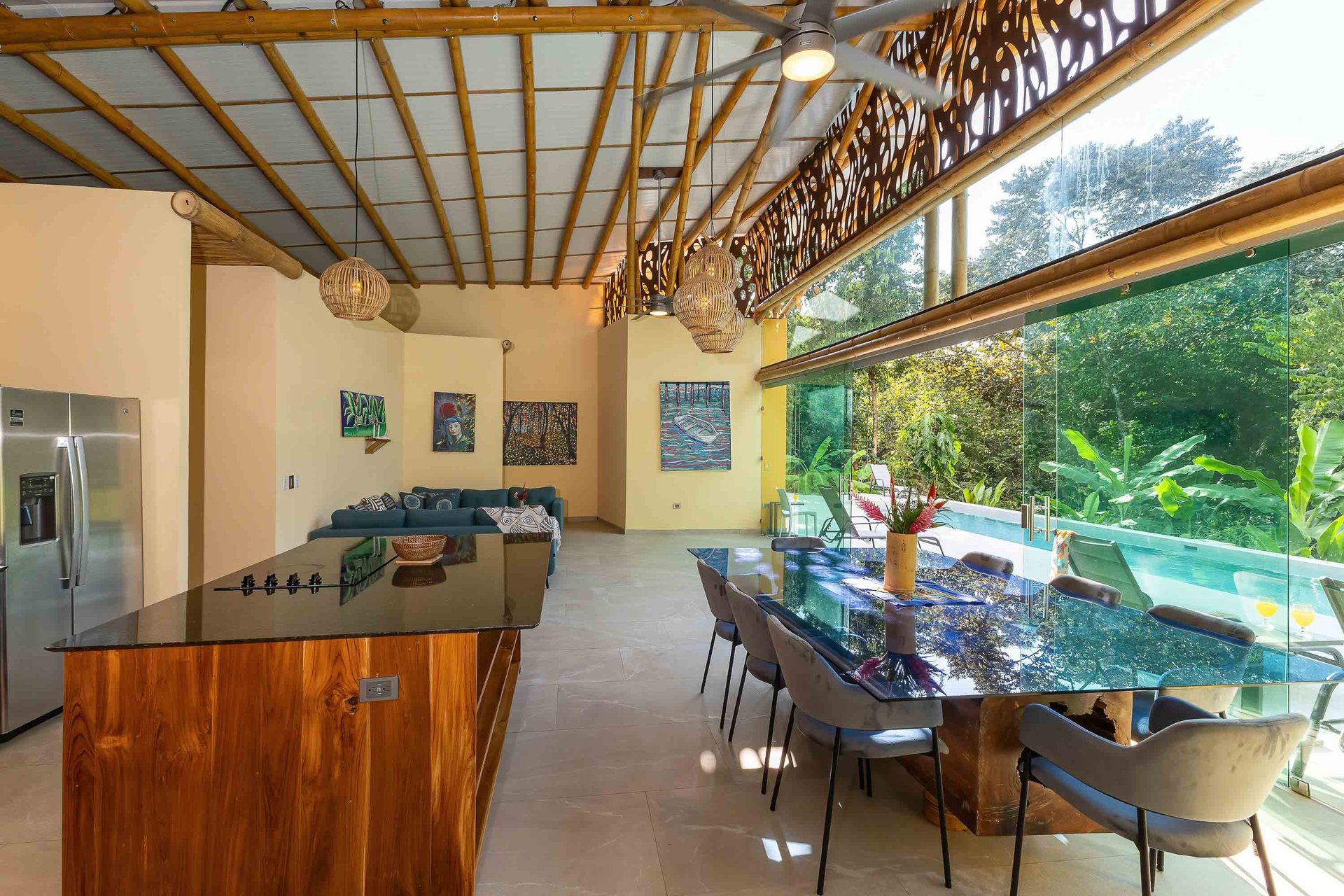 Villa Bamboo Luxury Jungle Retreat near the Marina