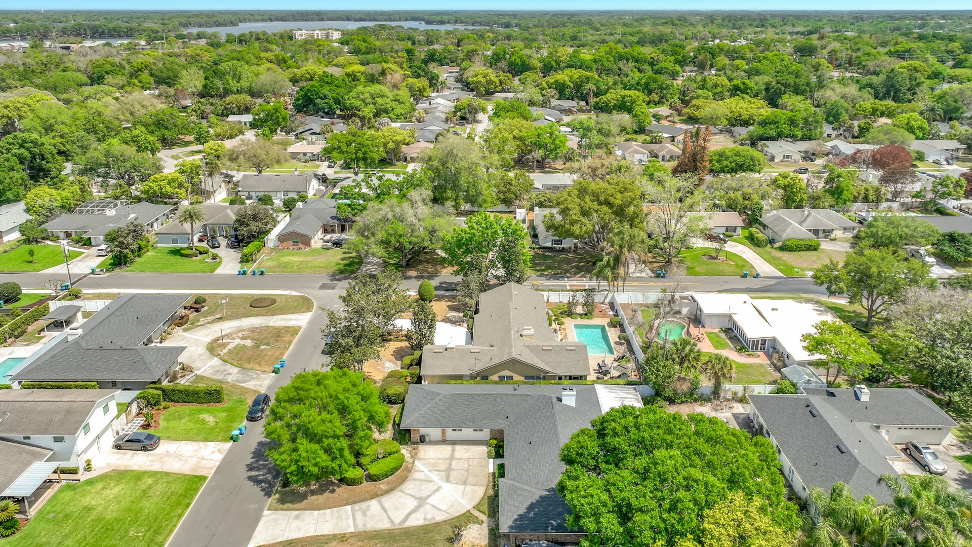 Mid-Century Modern 4-Bedroom in Dommerich Hills, Maitland