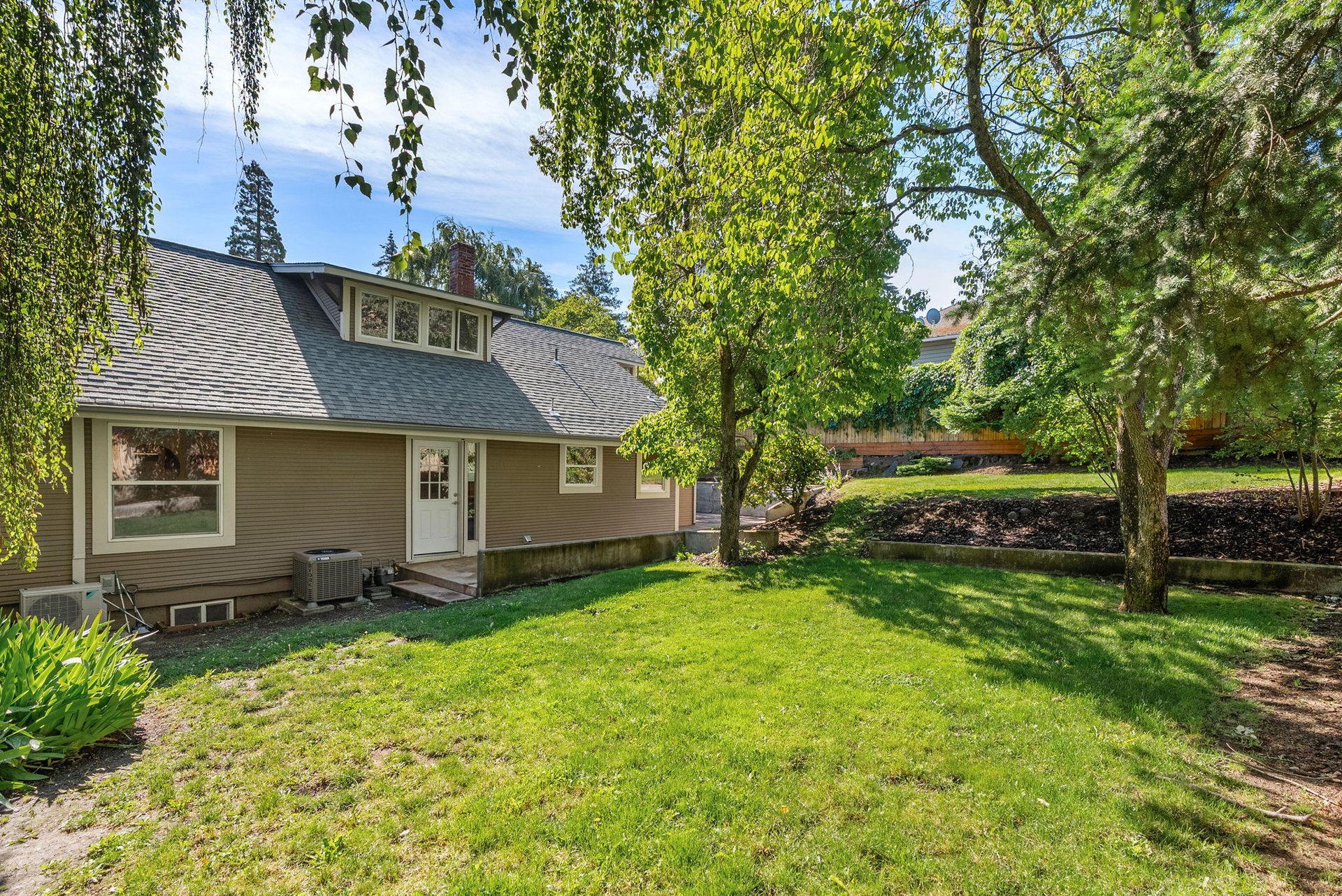 607 Cascade Ave