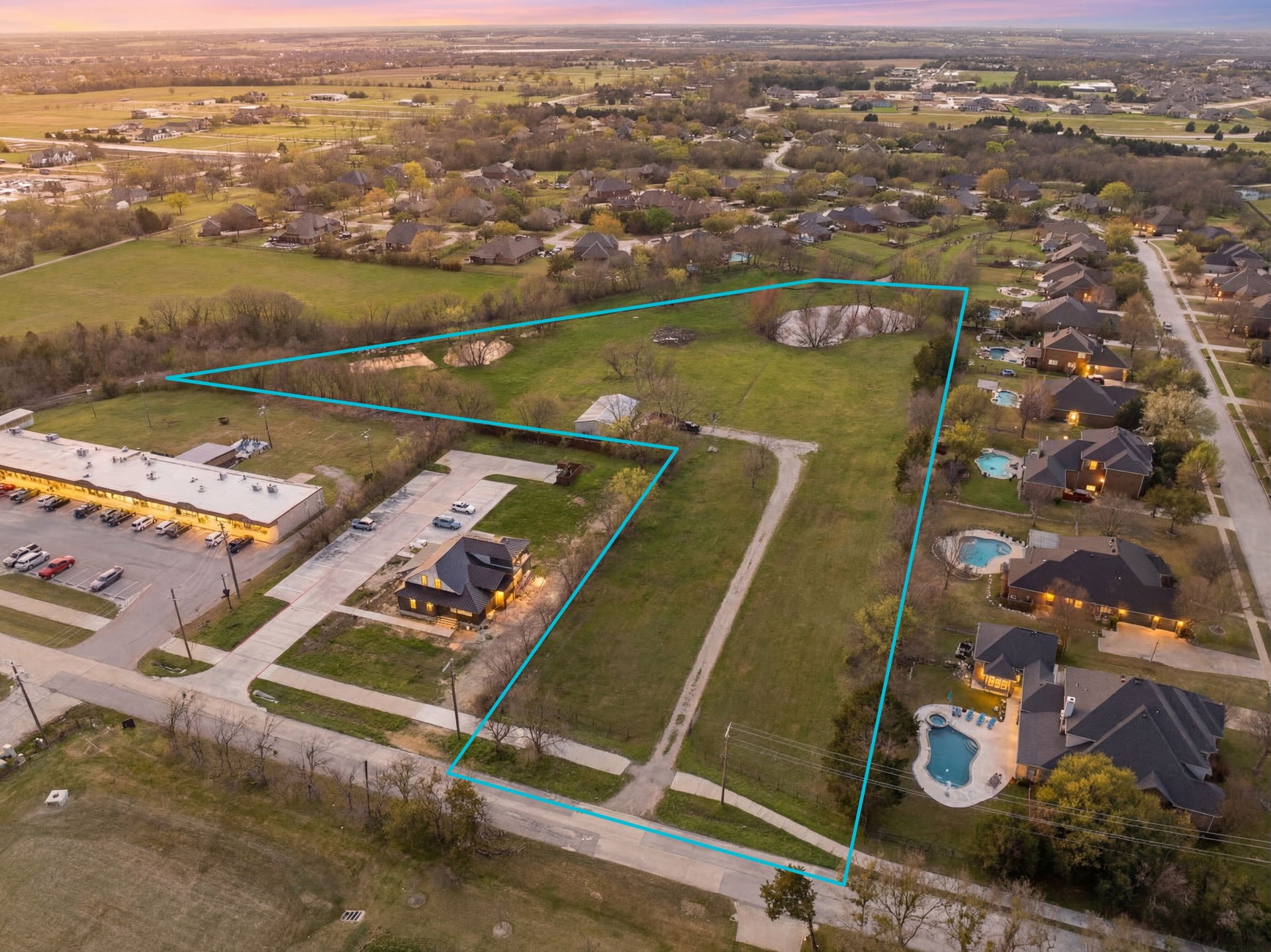 6.15 Acres For Sale in Heath, TX