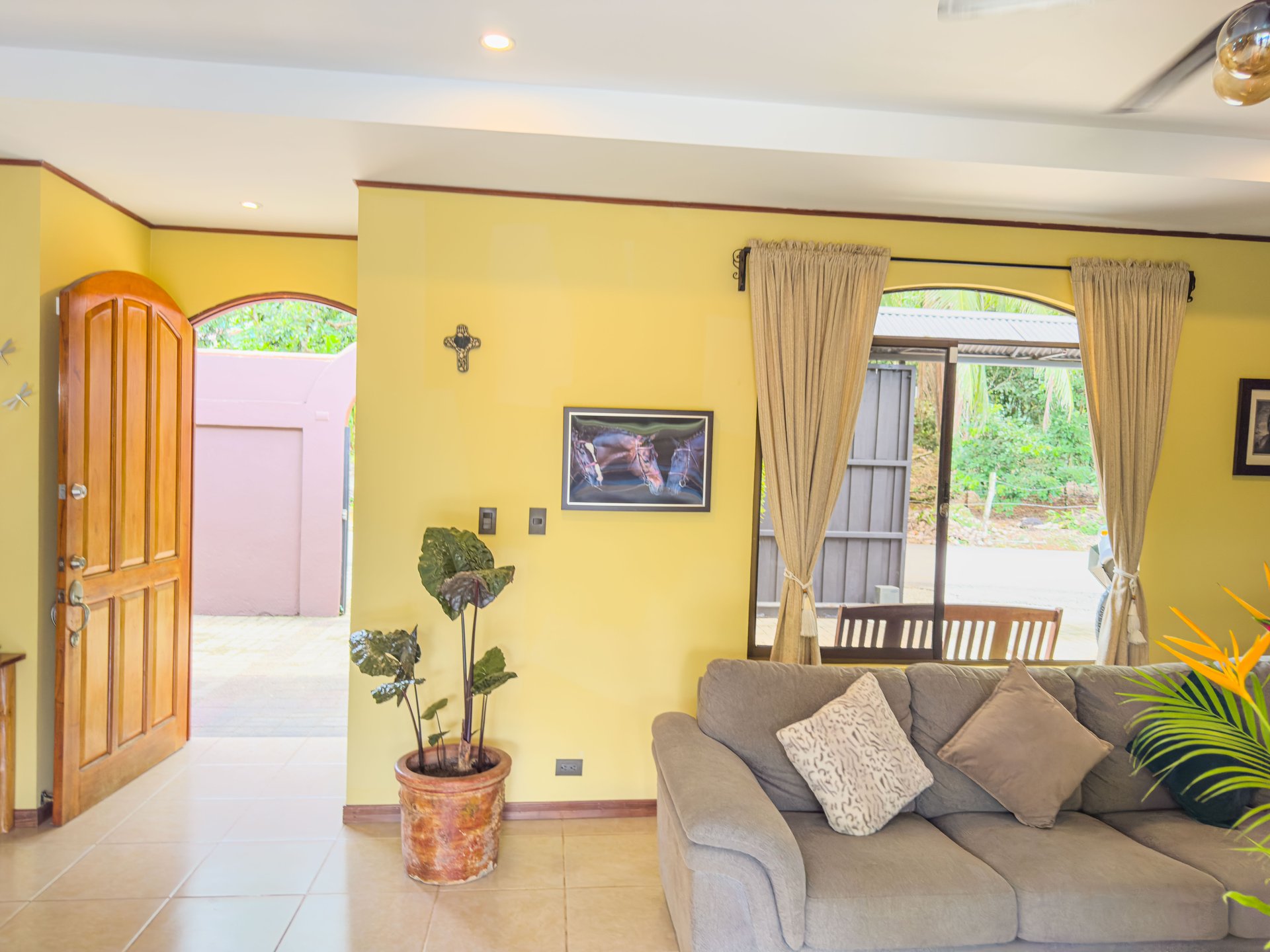 Naranjito corner lot house
