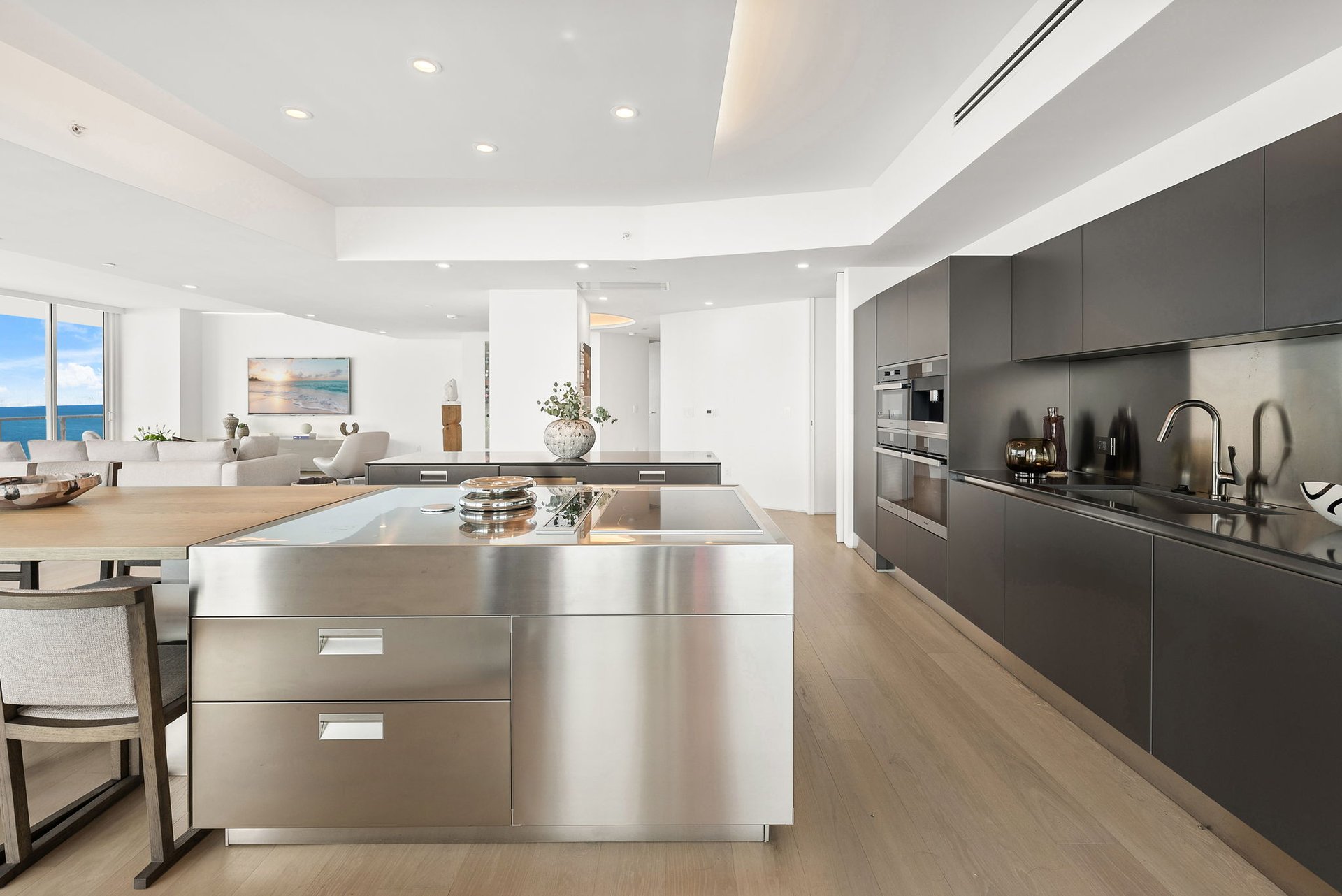 100 S Pointe Drive, Residence 1906/07