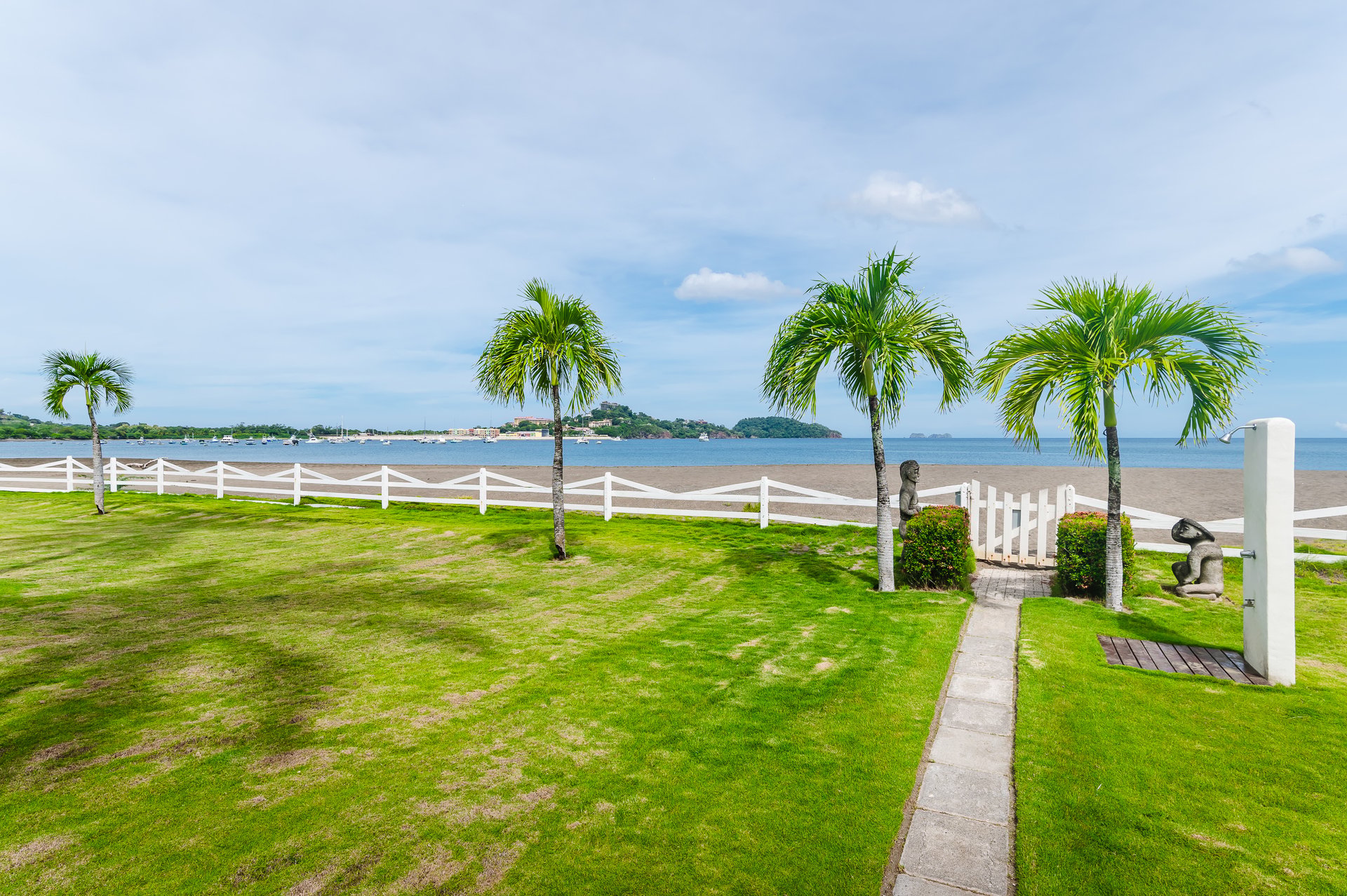 Pacific Beach 4 | Adorable 2 Bedroom 2 Bathroom Beachfront Condo in Playa Potrero!