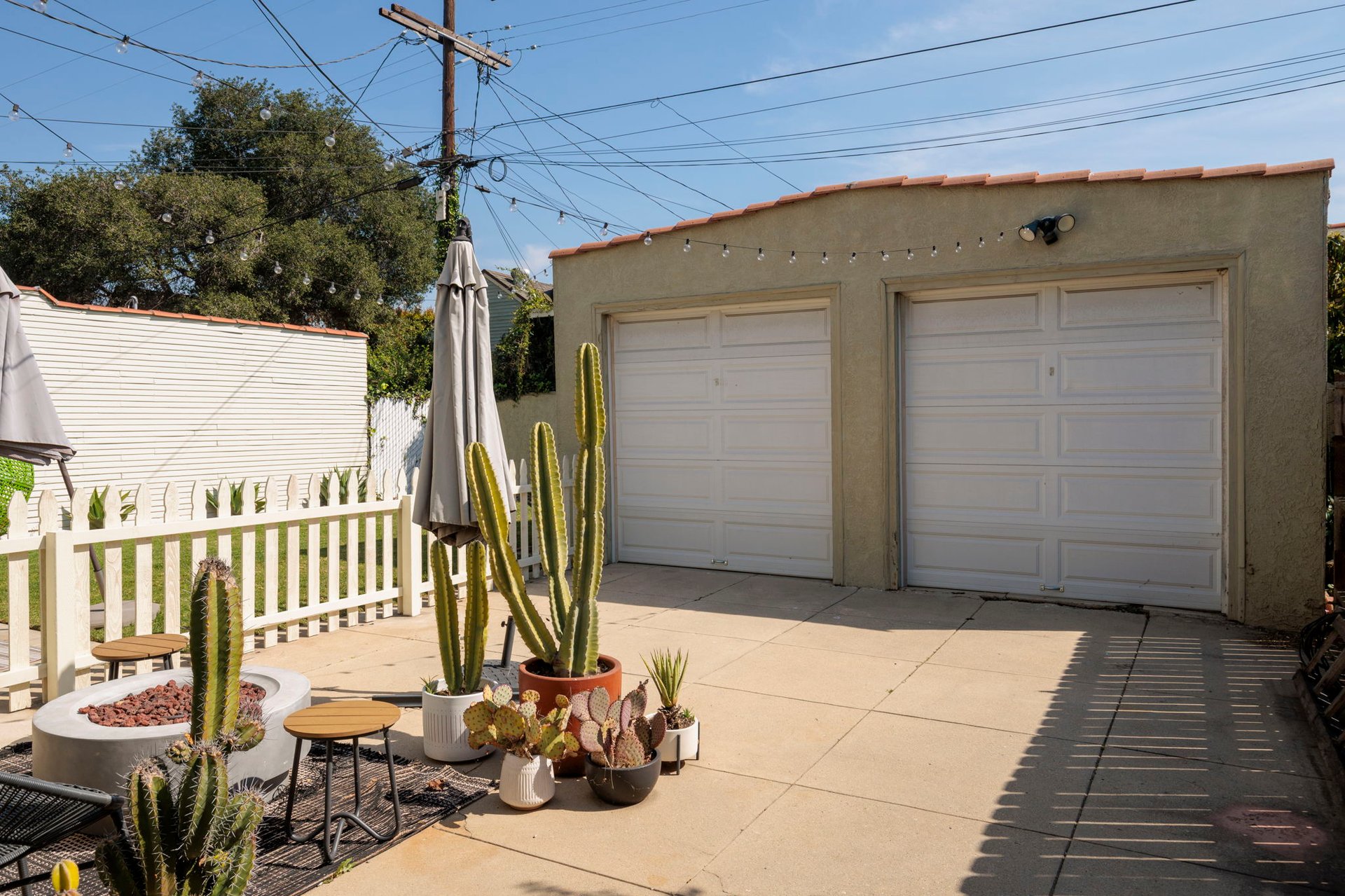 Graciously Updated Side-by-Side Duplex in Tranquil Longwood Highlands