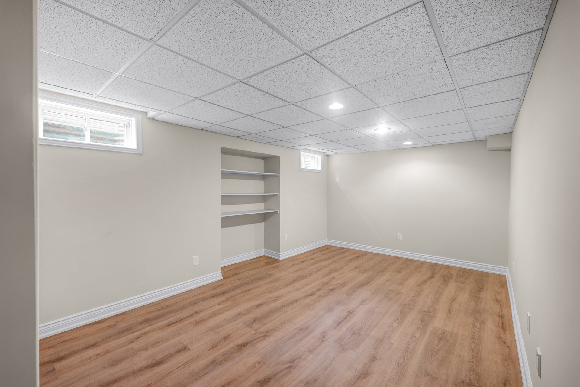 1053 Red Pine Cres
