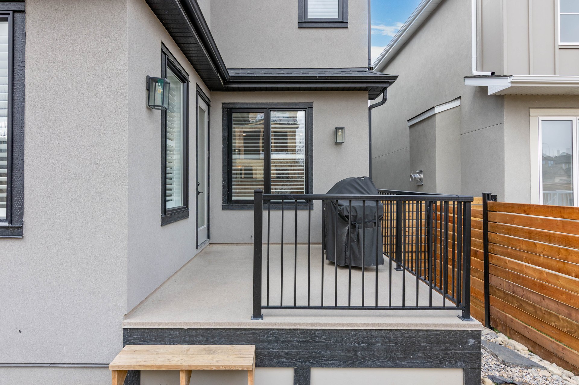 17 Coulee Crescent SW