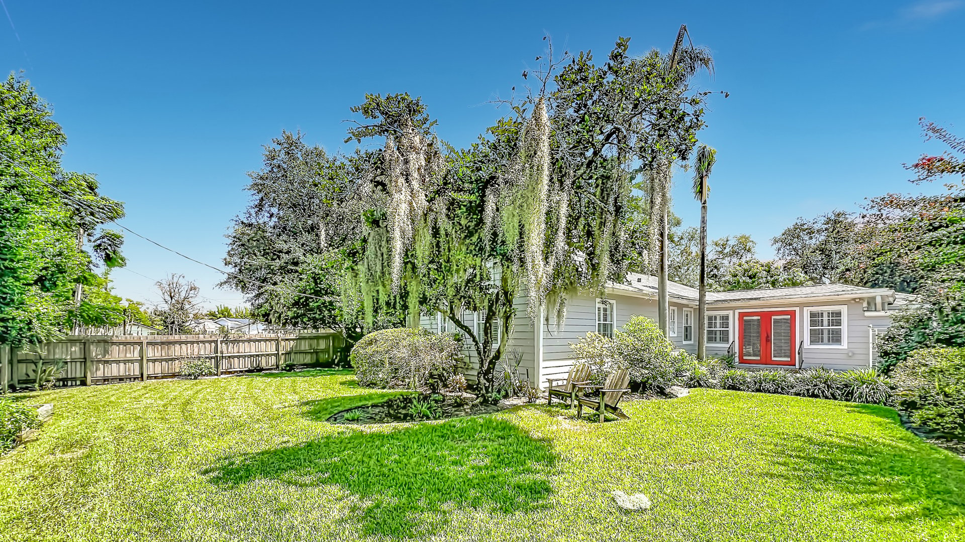 Three-Bedroom Two-Bathroom Bungalow in Orlando's Beverly Shores
