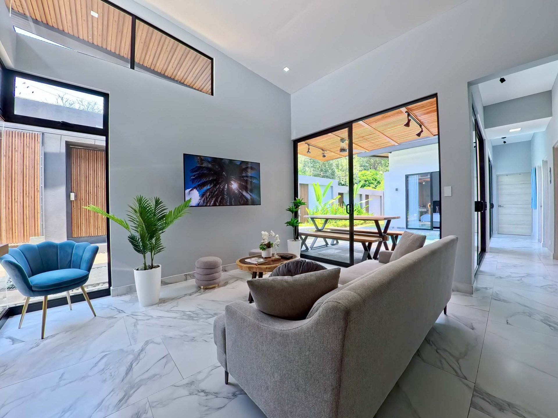 Great Location Brand New Pool House