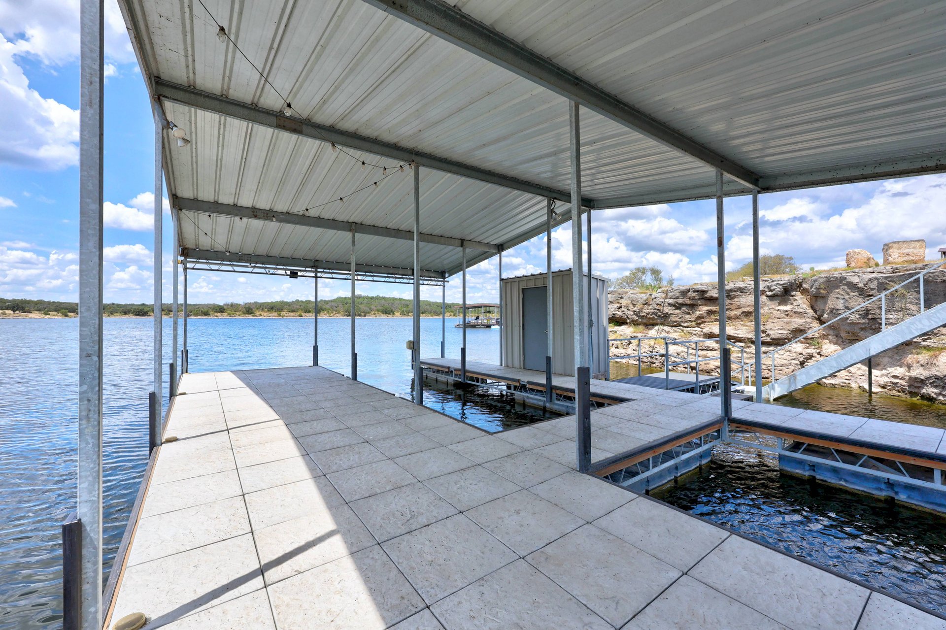 2912 Patriot Drive & 3002 Point Cove