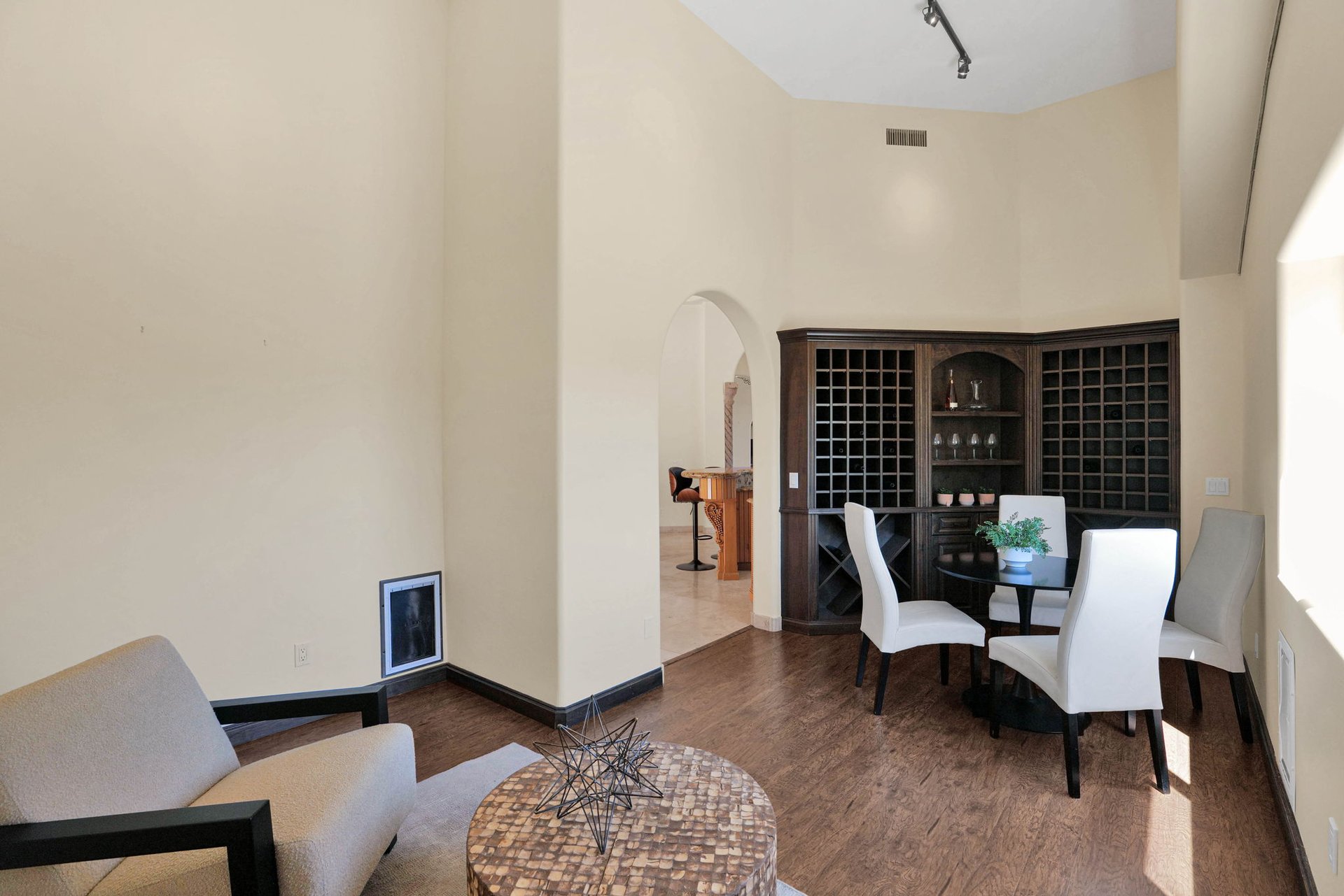 4141 E LAKESIDE Lane