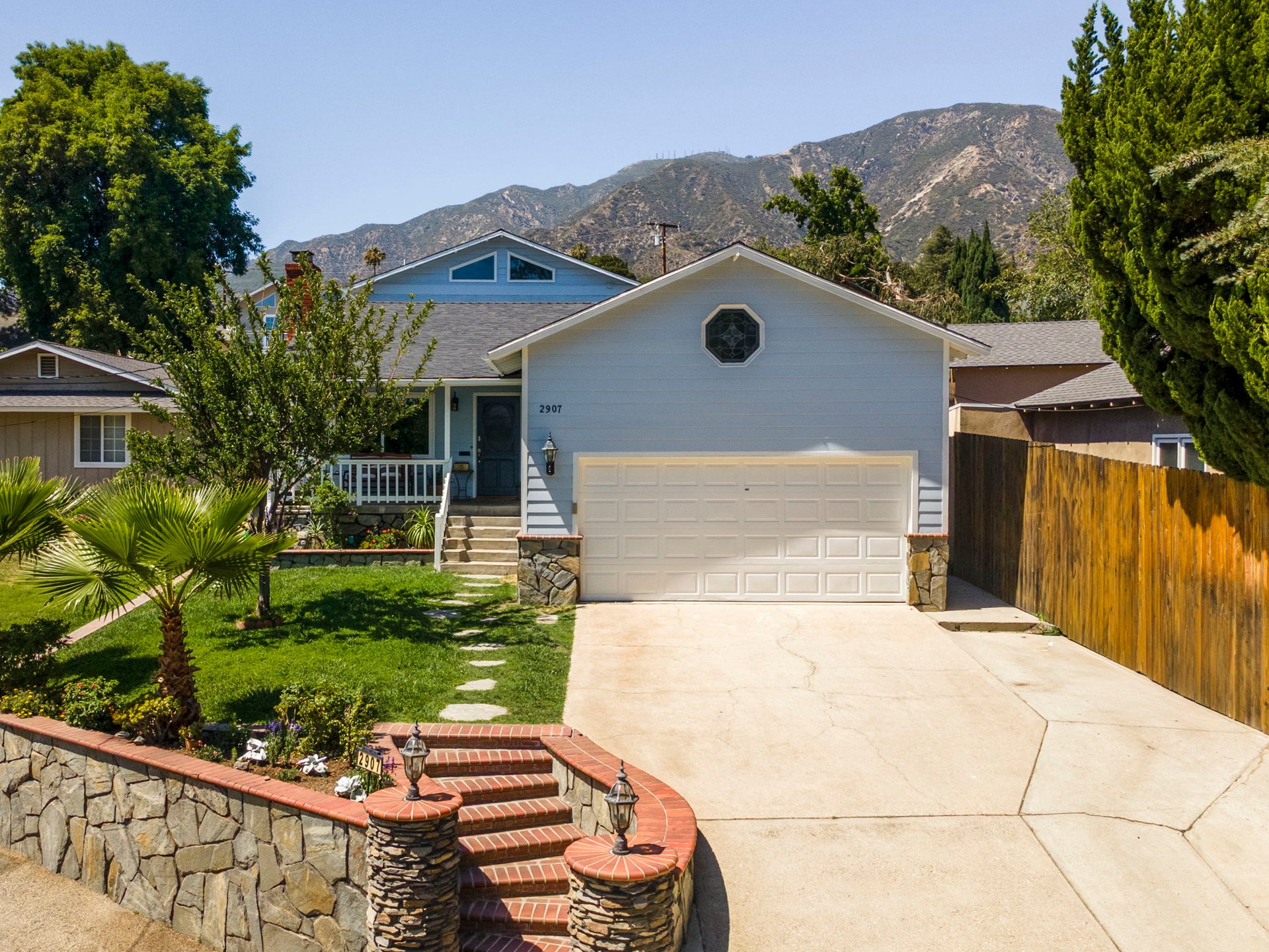 2-Story Historic Cabin Home in La Crescenta - Breathtaking Verdugo Mountain Views!