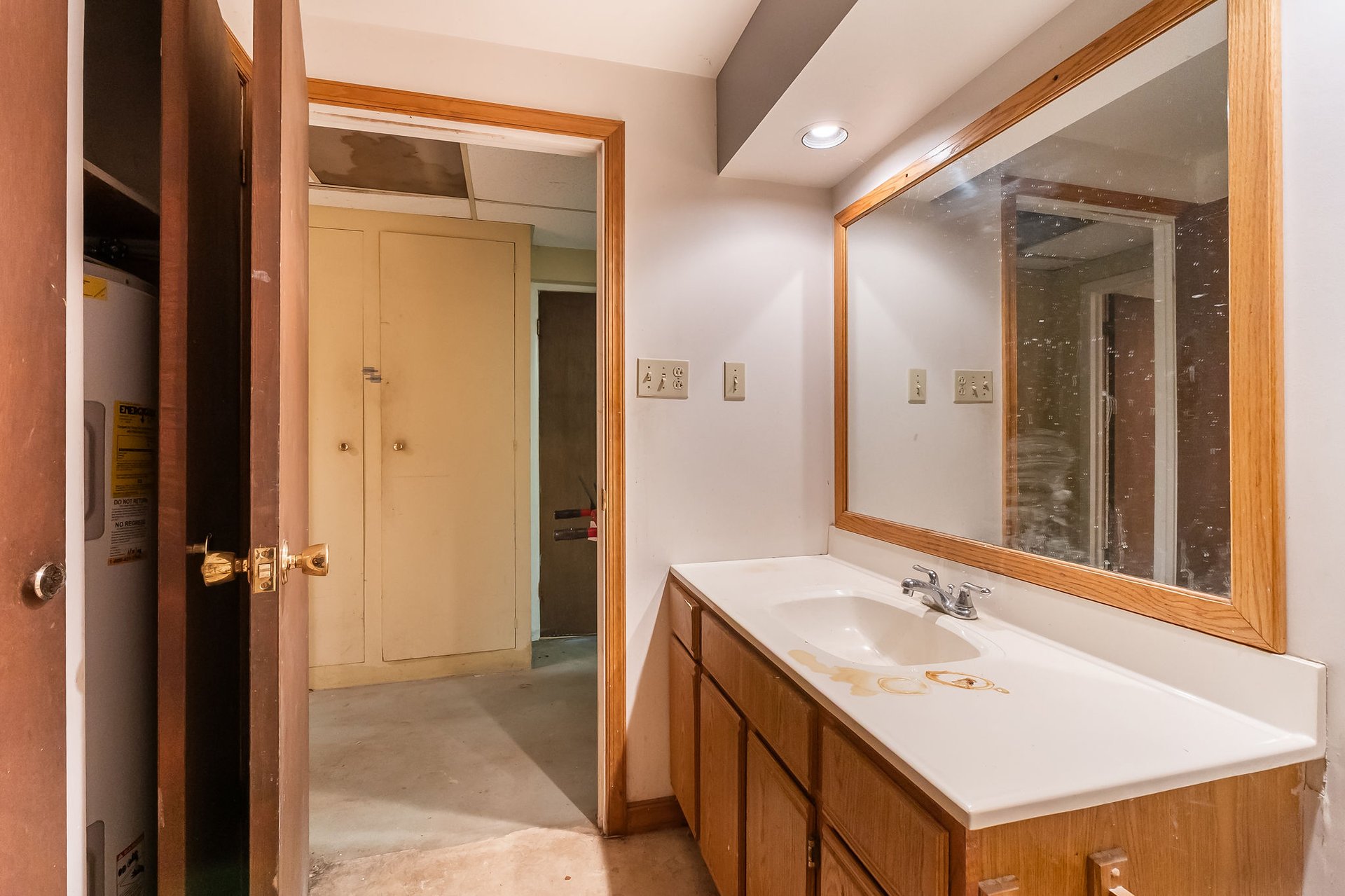 3237 Oakhurst Drive