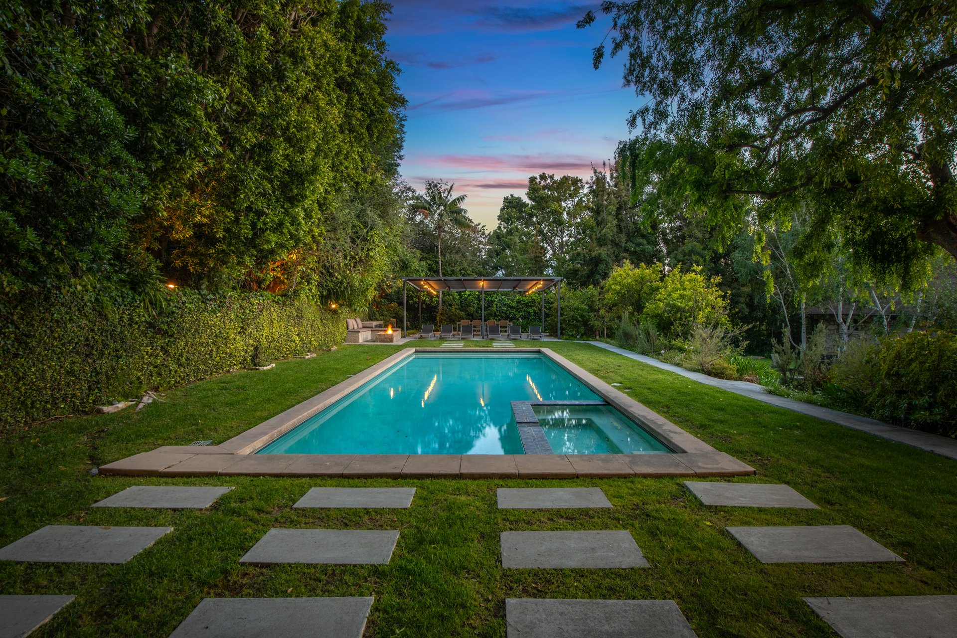 422 Parkwood Dr