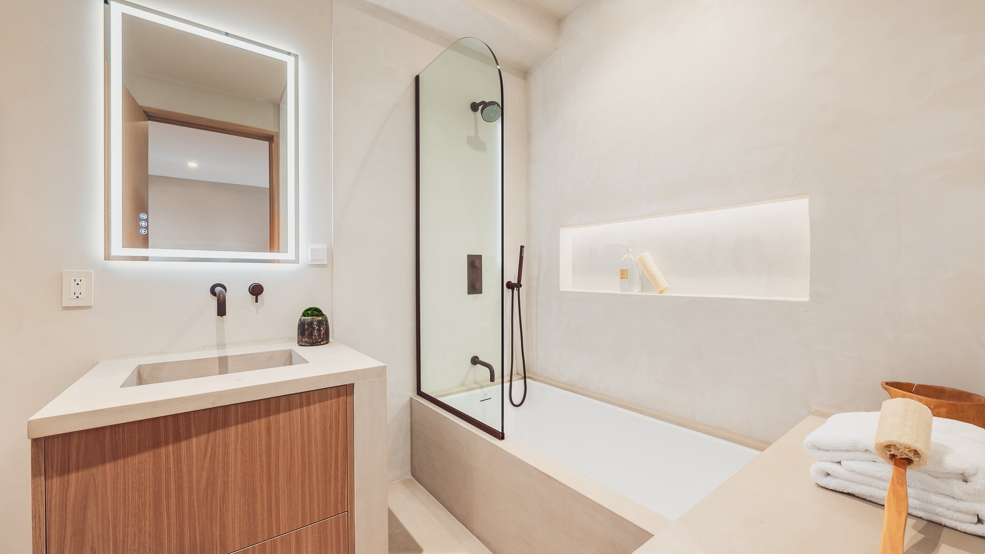 12026 Benmore Ter, Brentwood