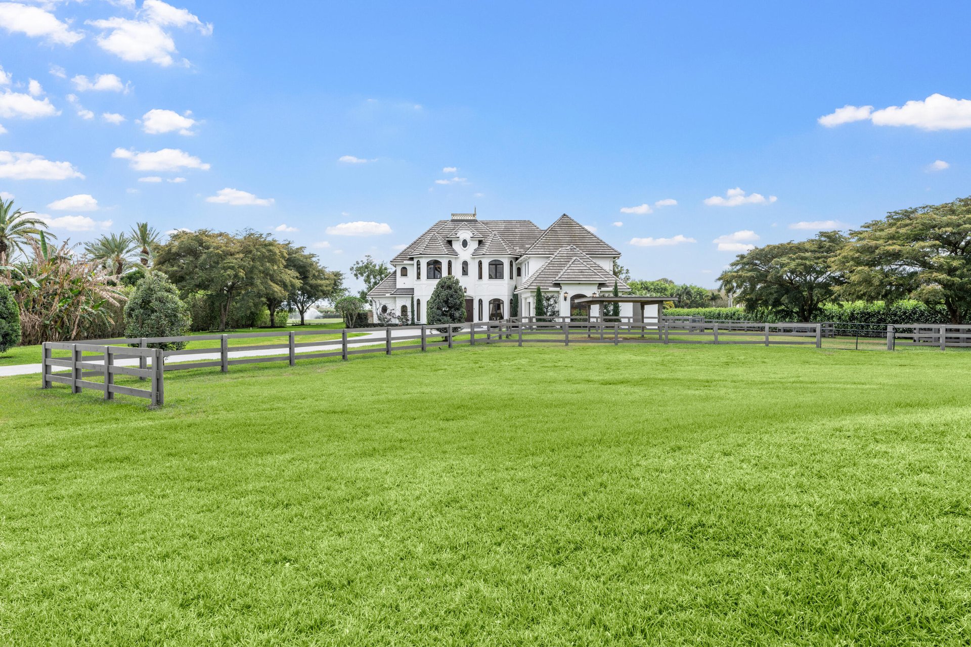 3585 Aiken Court
