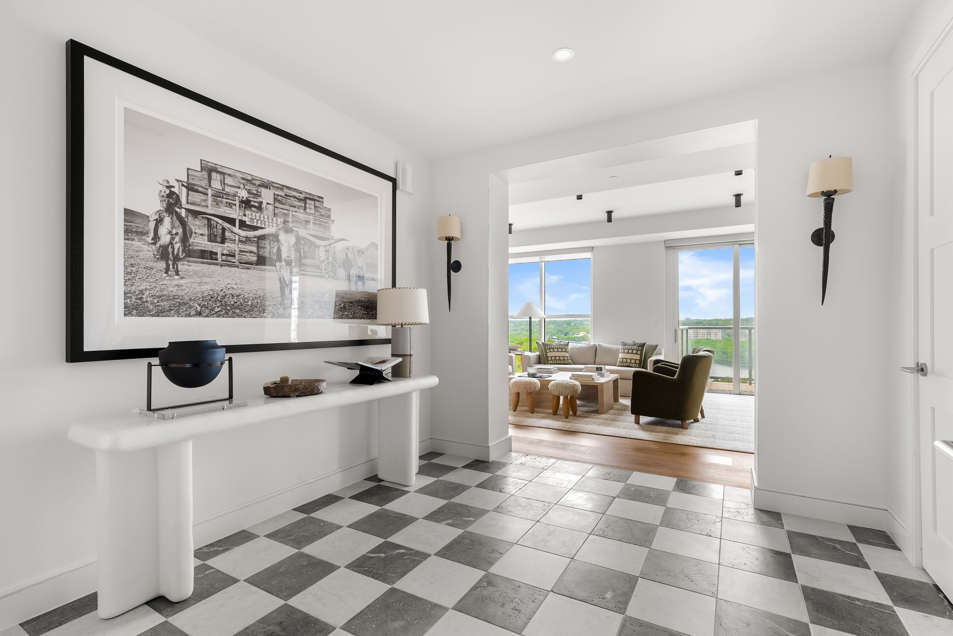 98 San Jacinto Blvd #807